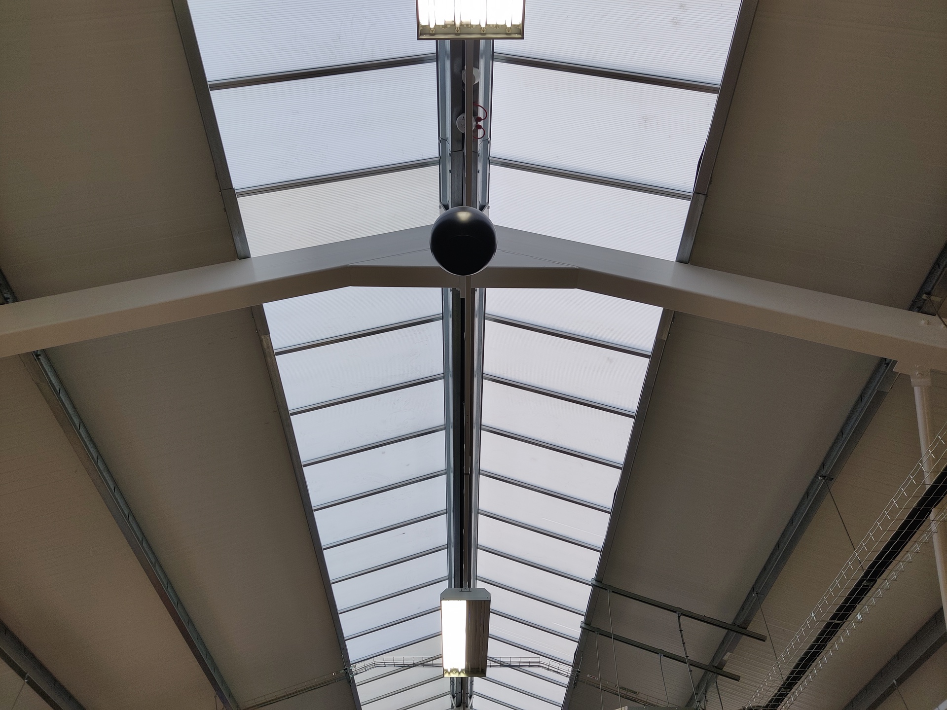 OnePlus 8T camera sample of a ceiling