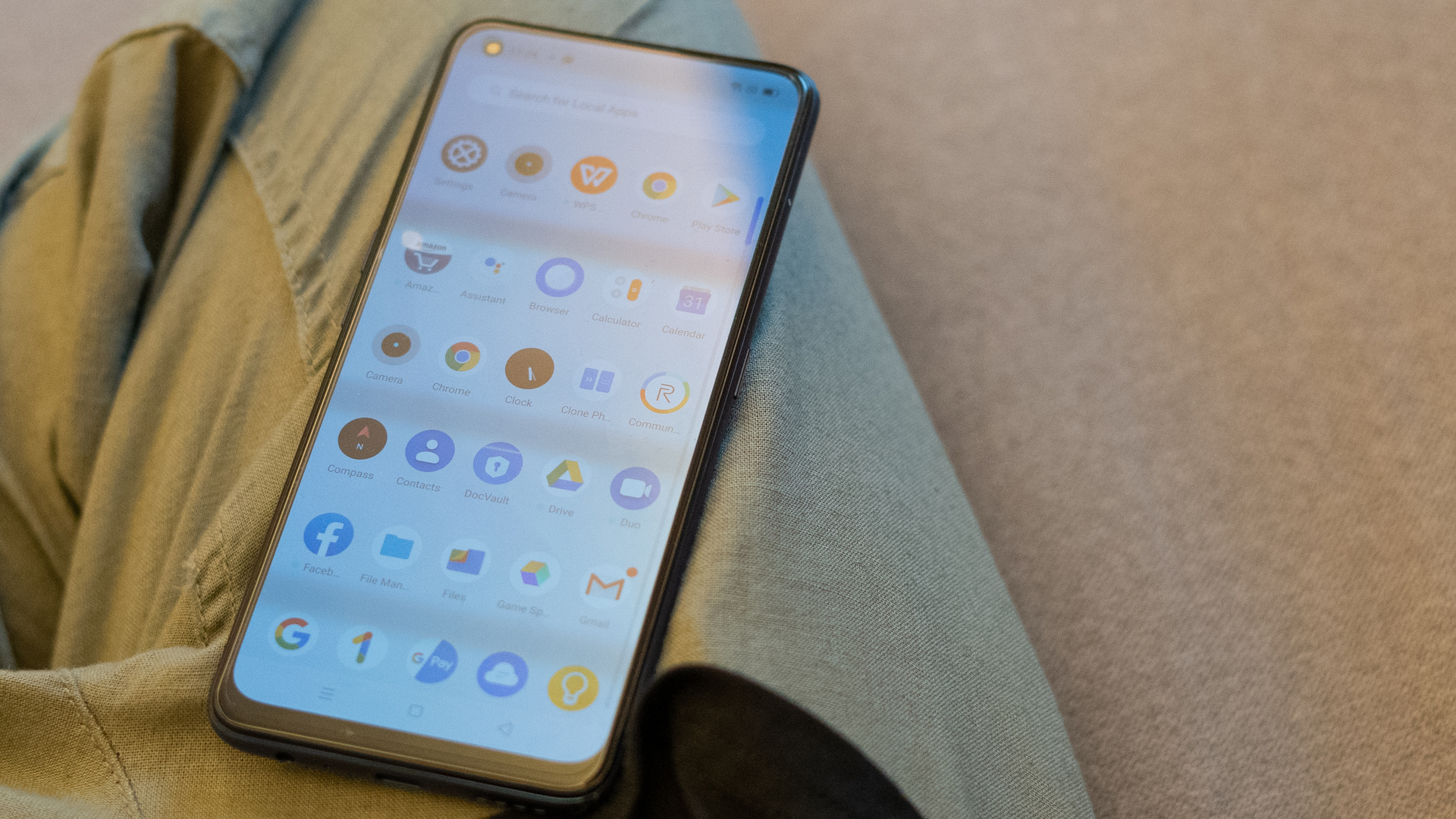 realme 7 Pro profile image showing display