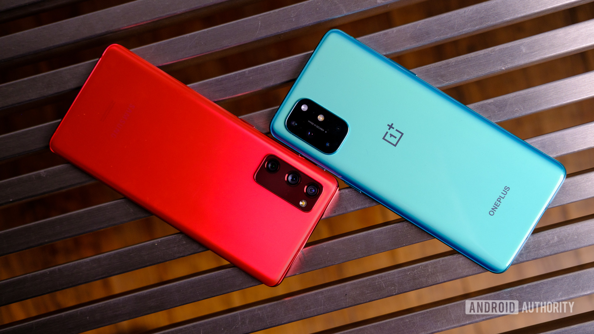 Samsung Galaxy S20 FE vs OnePlus 8T 2