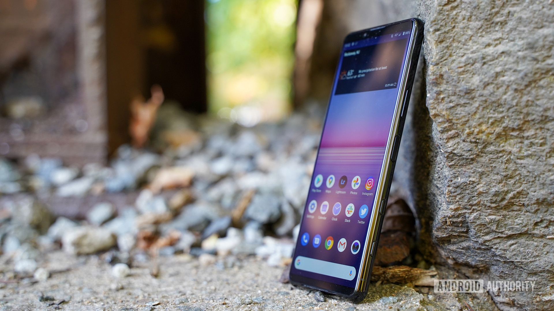 Sony Xperia 5 II right edge profile