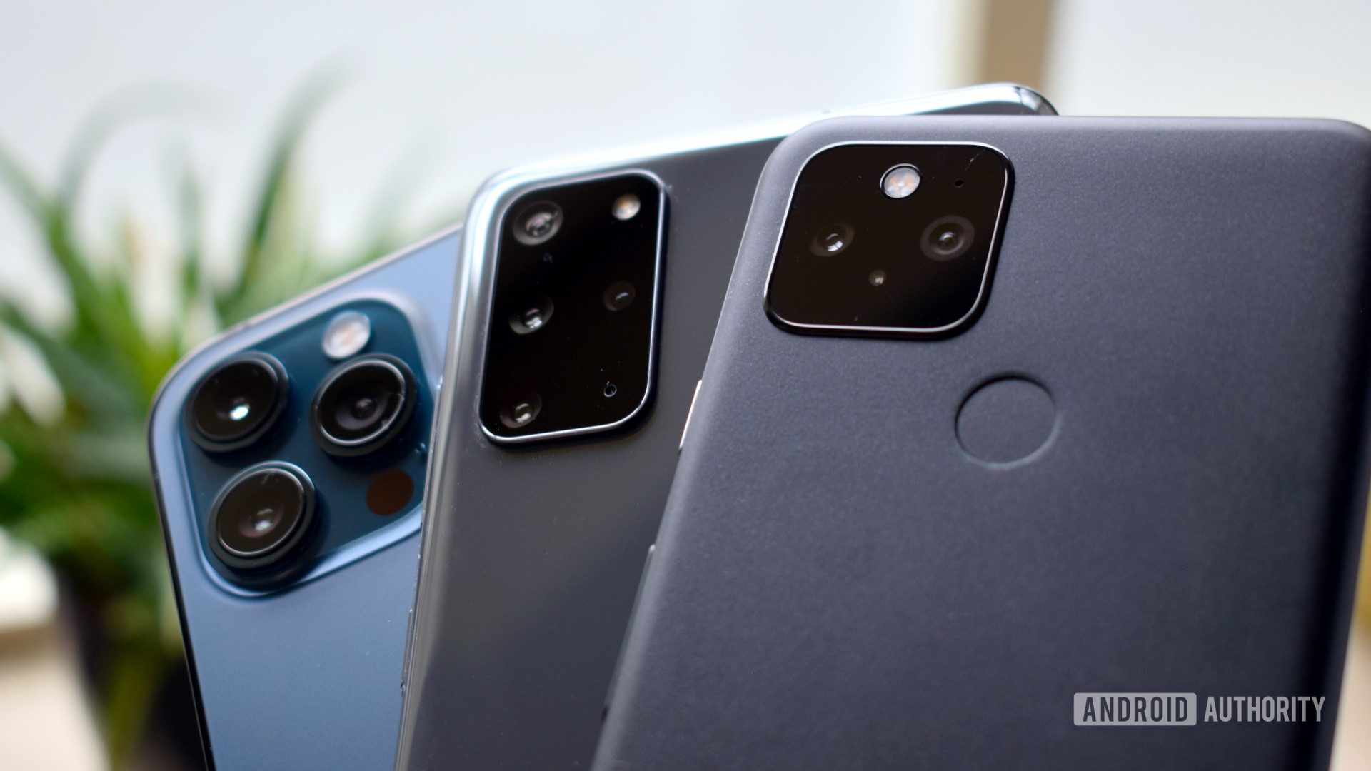 Apple vs Google vs Samsung cameras EOY 2020