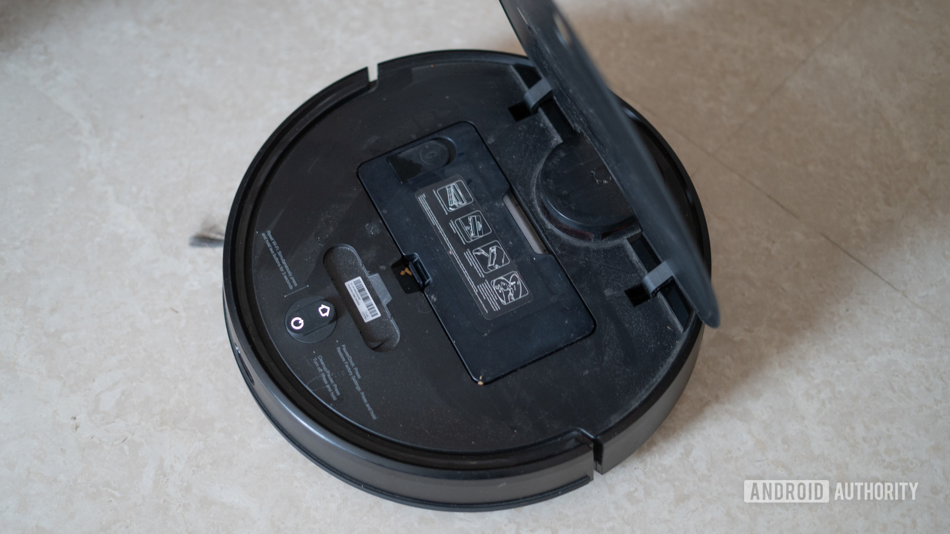 Mi Robot Vacuum Mop P top lid open