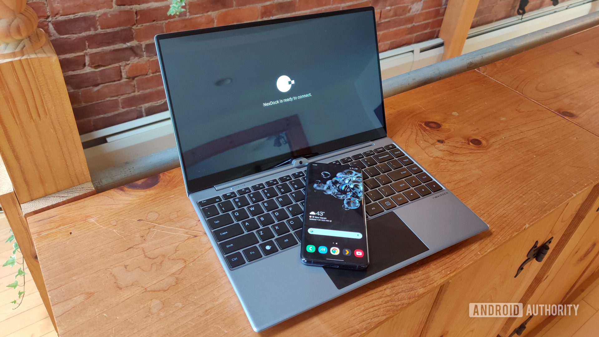 NexDock Touch Review Idle State