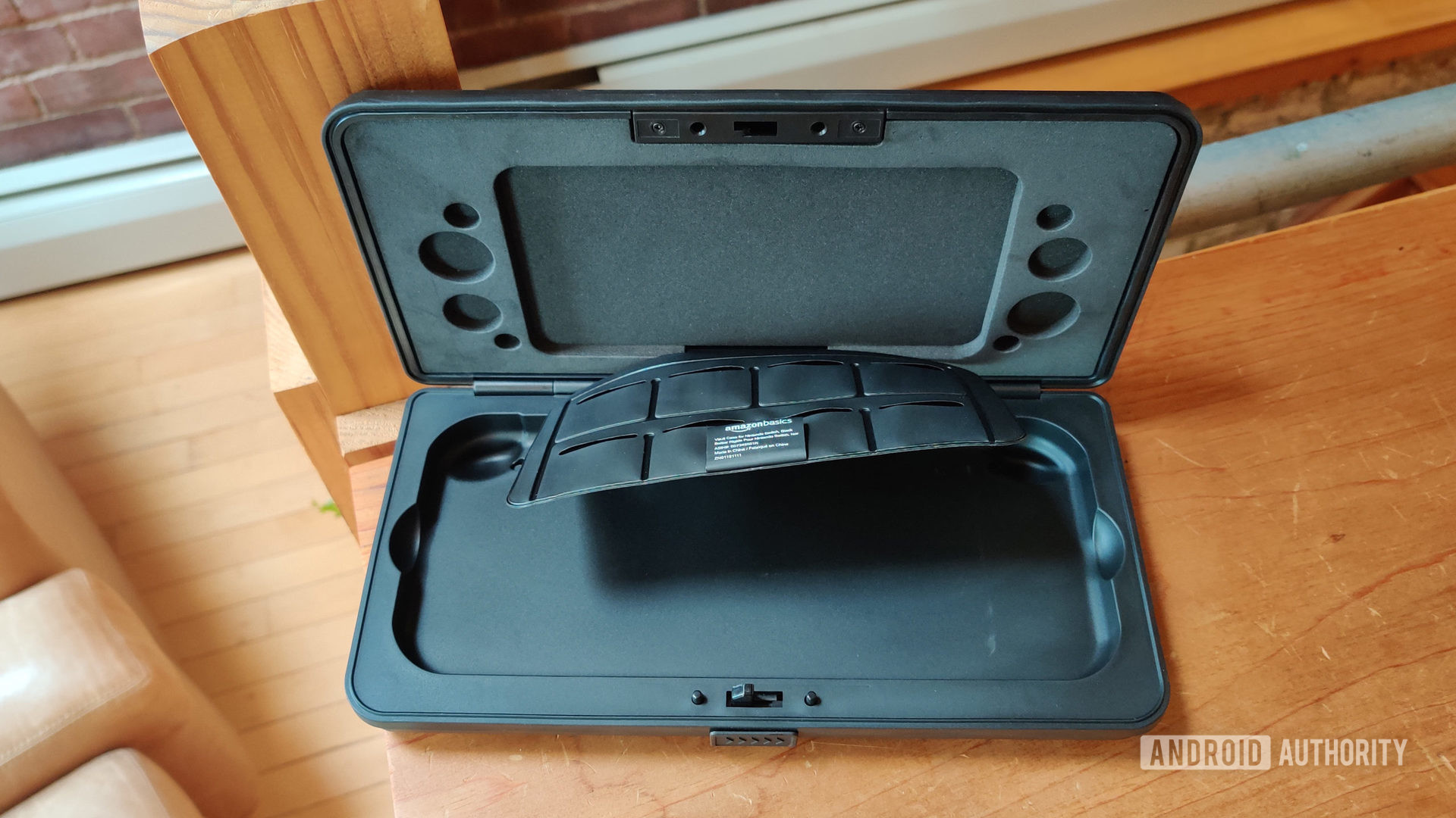 Nintendo Switch Amazon Basics Hardshell Case Interior Empty