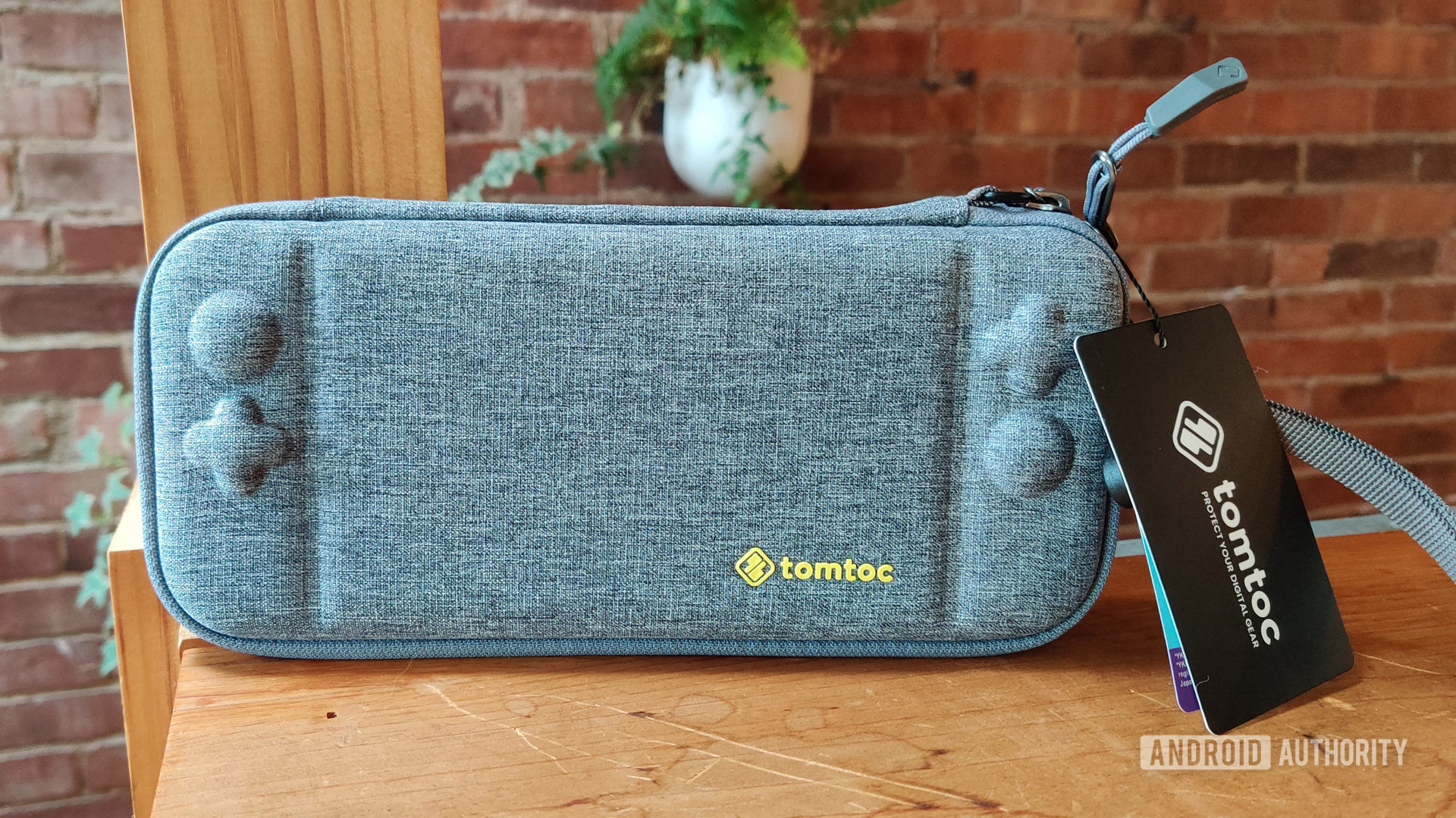 Nintendo Switch tomtoc Travel Case Closed