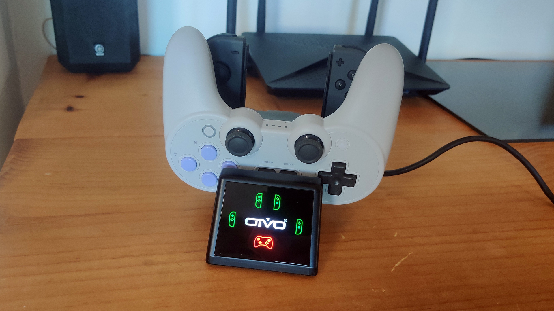 Oivo Charging Stand for Nintendo SWitch Controllers Review Charging Third Party