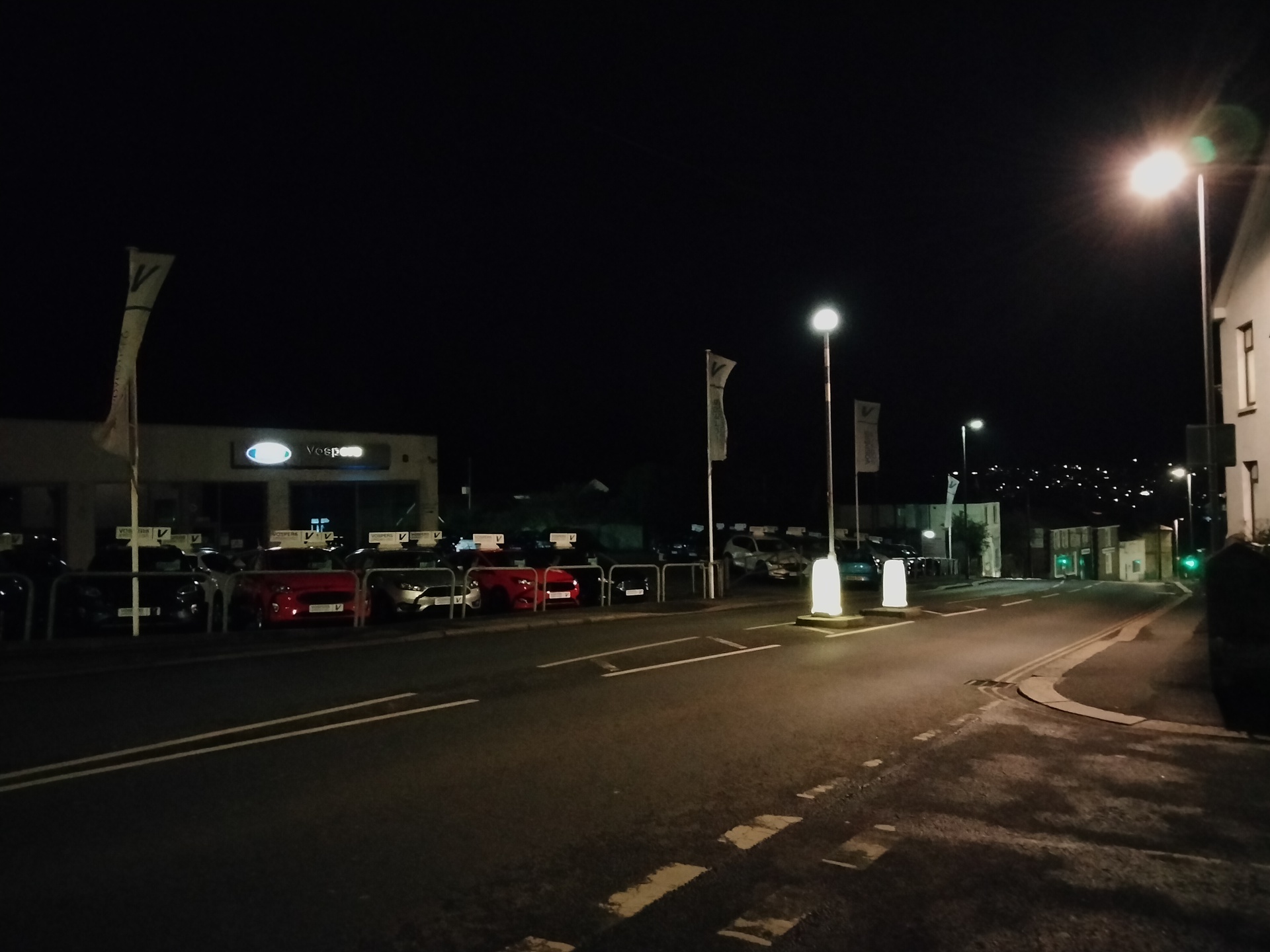 OnePlus Nord N100 night photo sample of a hill