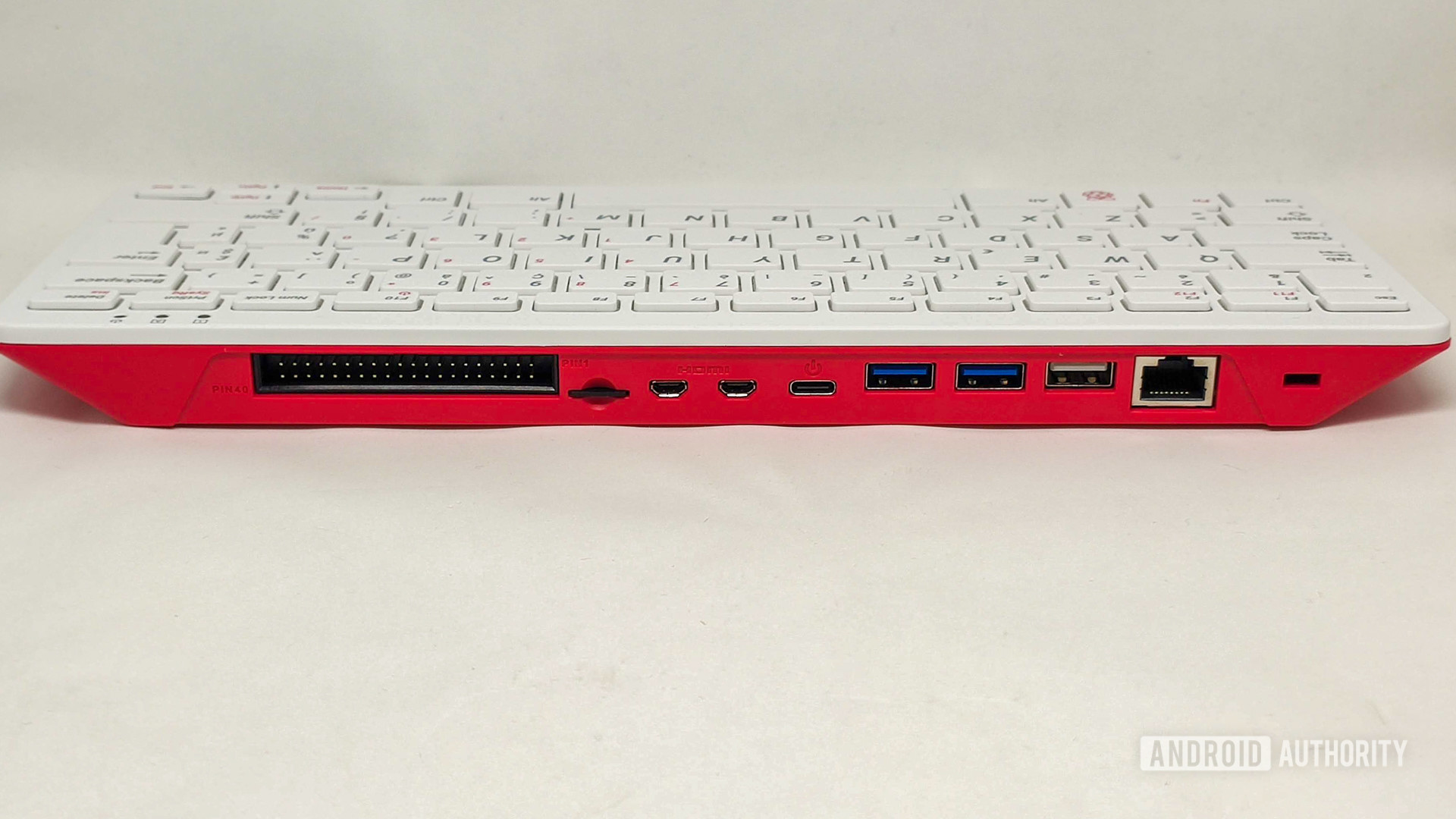 Raspberry Pi 400 Keyboard PC Review and Benchmarks vs Raspberry Pi