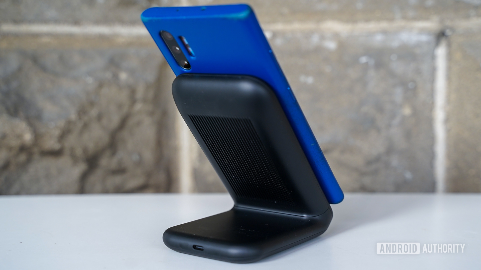 Samsung Wireless Charger Stand rear view