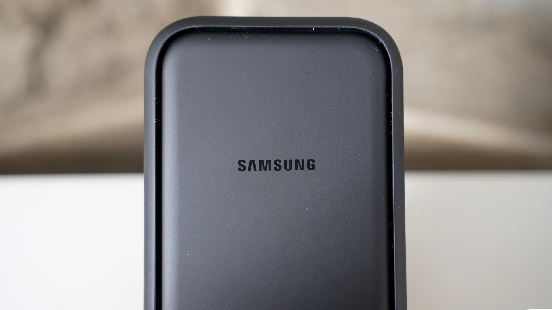 Samsung Wireless Charger Stand straight on