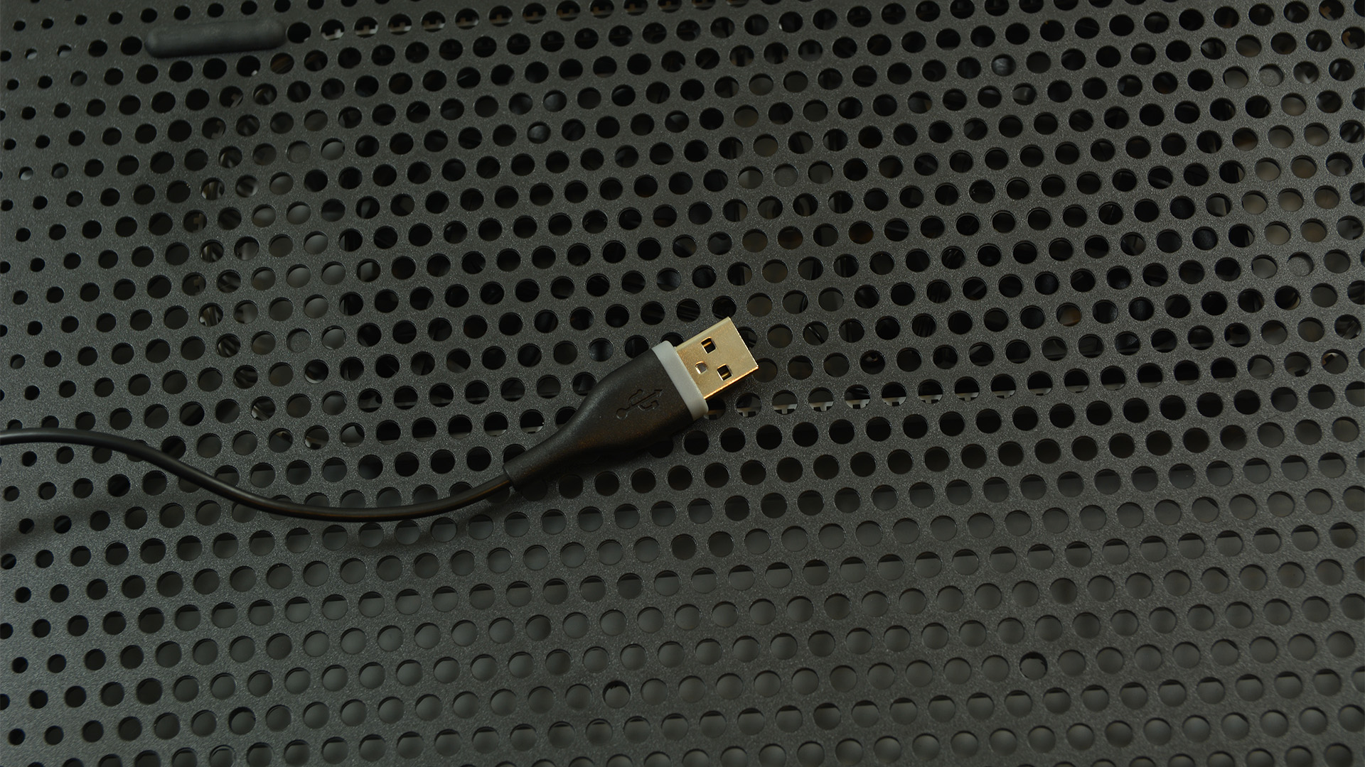 Targus Chill Mat USB cable