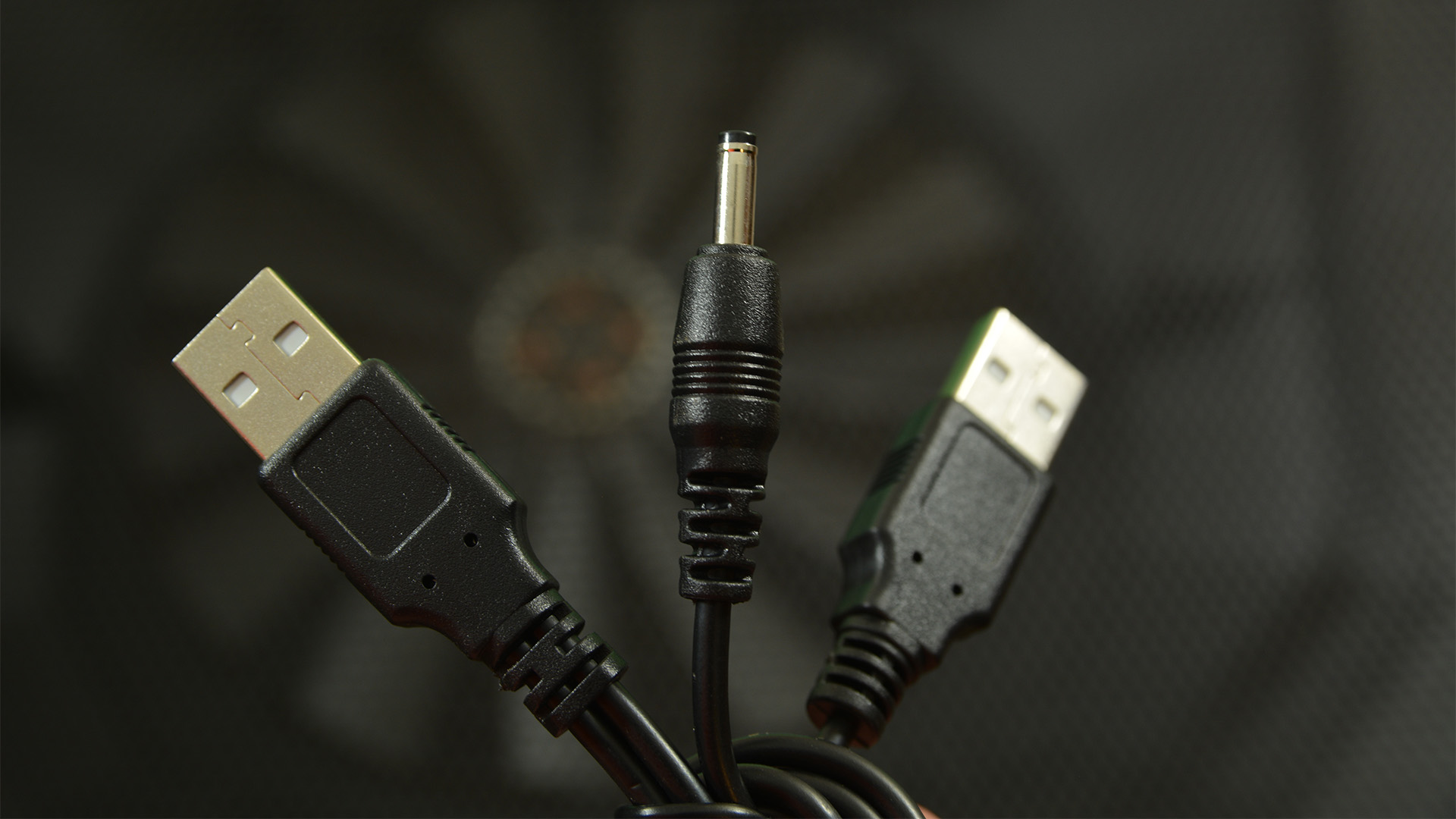 Thermaltake Massive 20 RGB power cable