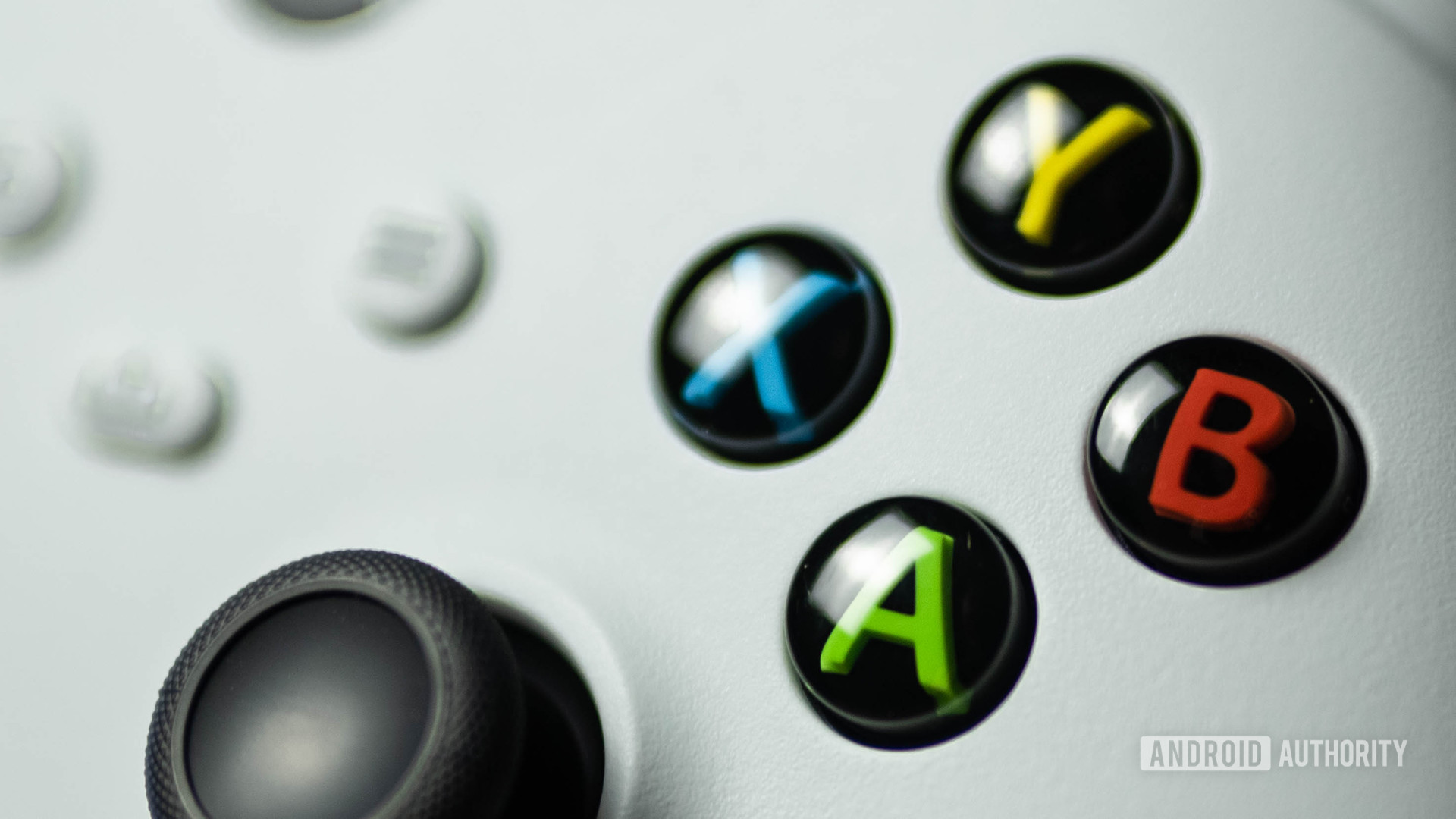 نمای نزدیک Xbox Series S از کنترلر و دکمه های ABXY