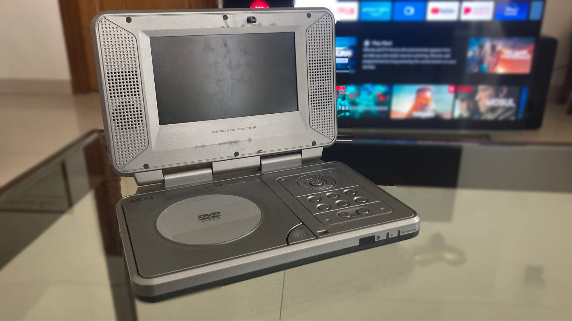 Akai portable video player 