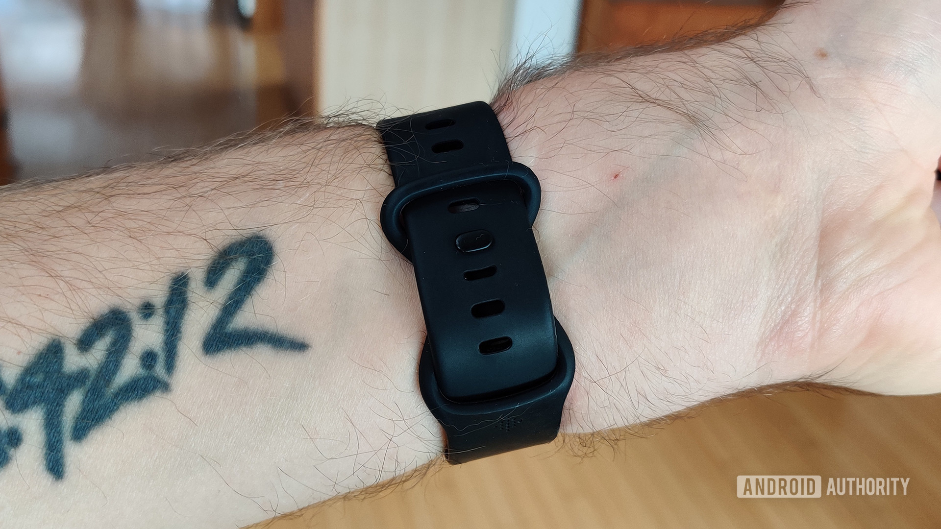 Fitbit Versa 3 Review Buckle