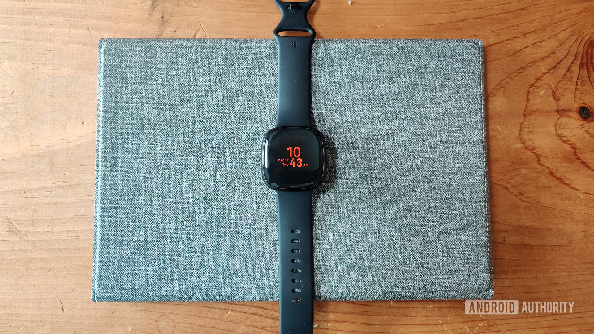 Revisión de Fitbit Versa 3 Reloj en tableta