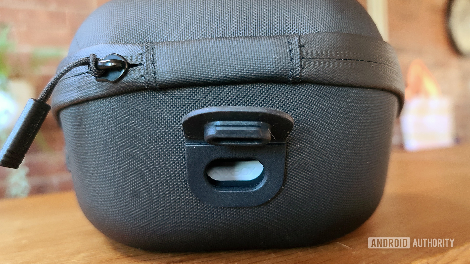 OtterBox Gaming Carry Case Charging Port