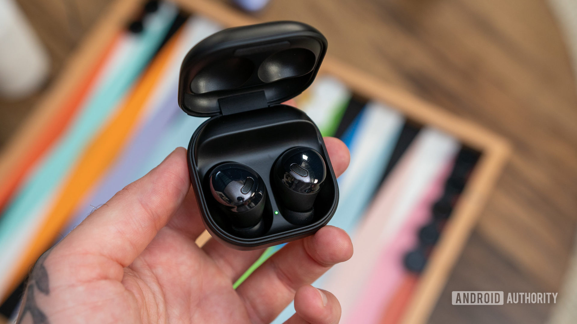 Examen album Ekstremt vigtigt Irreplaceable Apple Airpods Pro vs Samsung Galaxy Buds Pro: Which Pro is best for you?