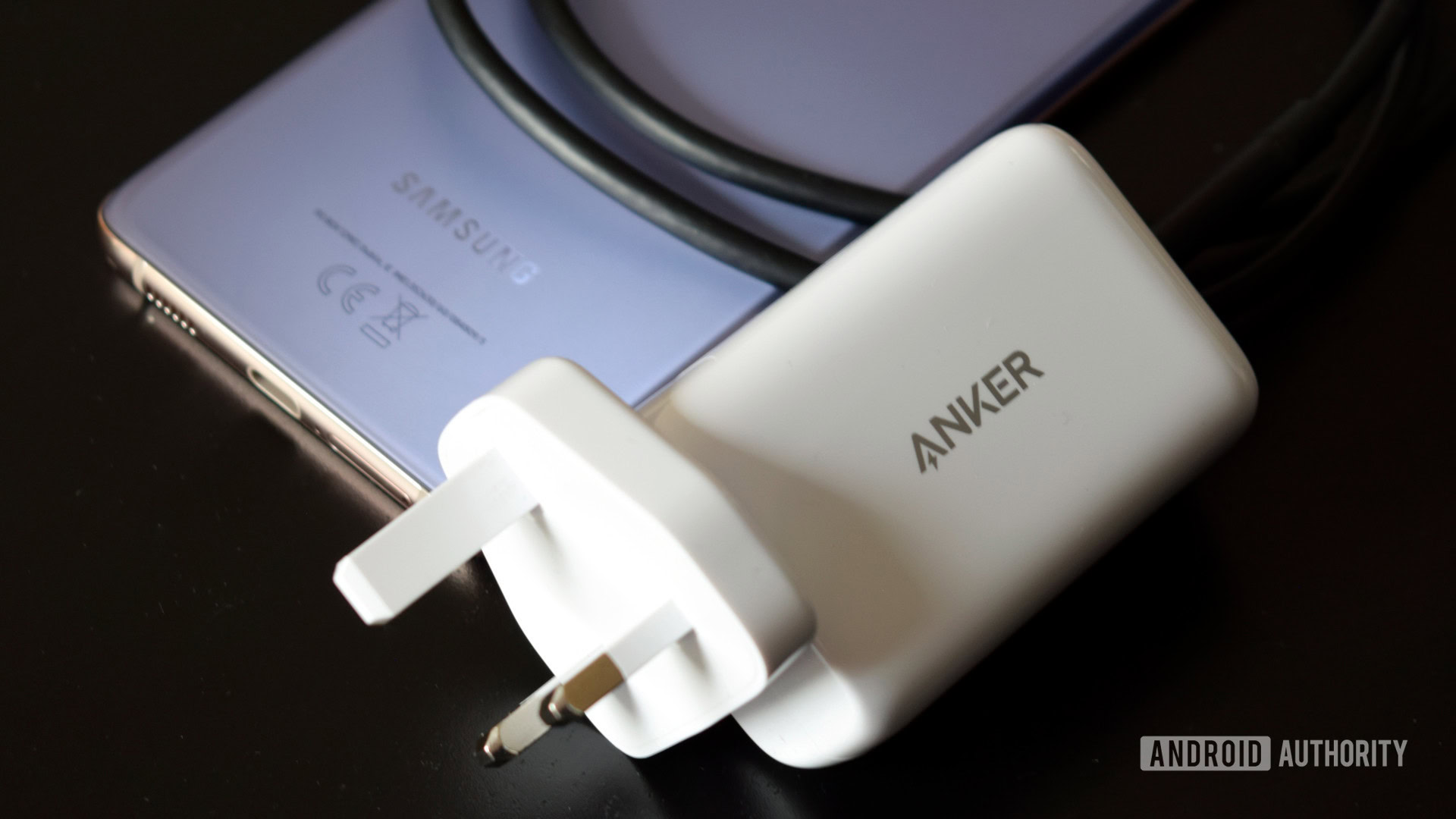 Anker PowerPod III Pod with Galaxy S21