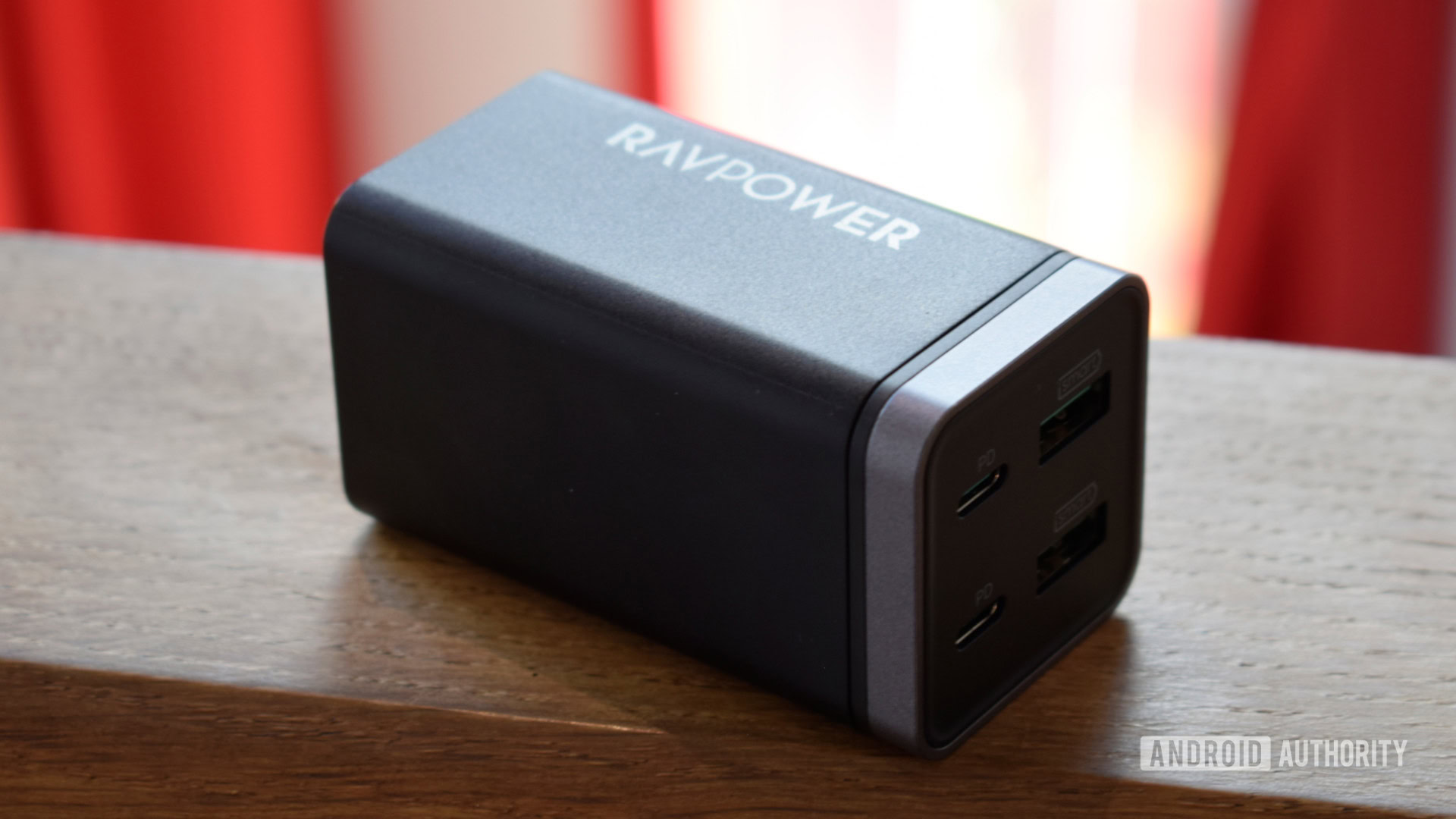 RAVPower PD Pioneer 65W 4-Port Desktop Review - Switch Chargers