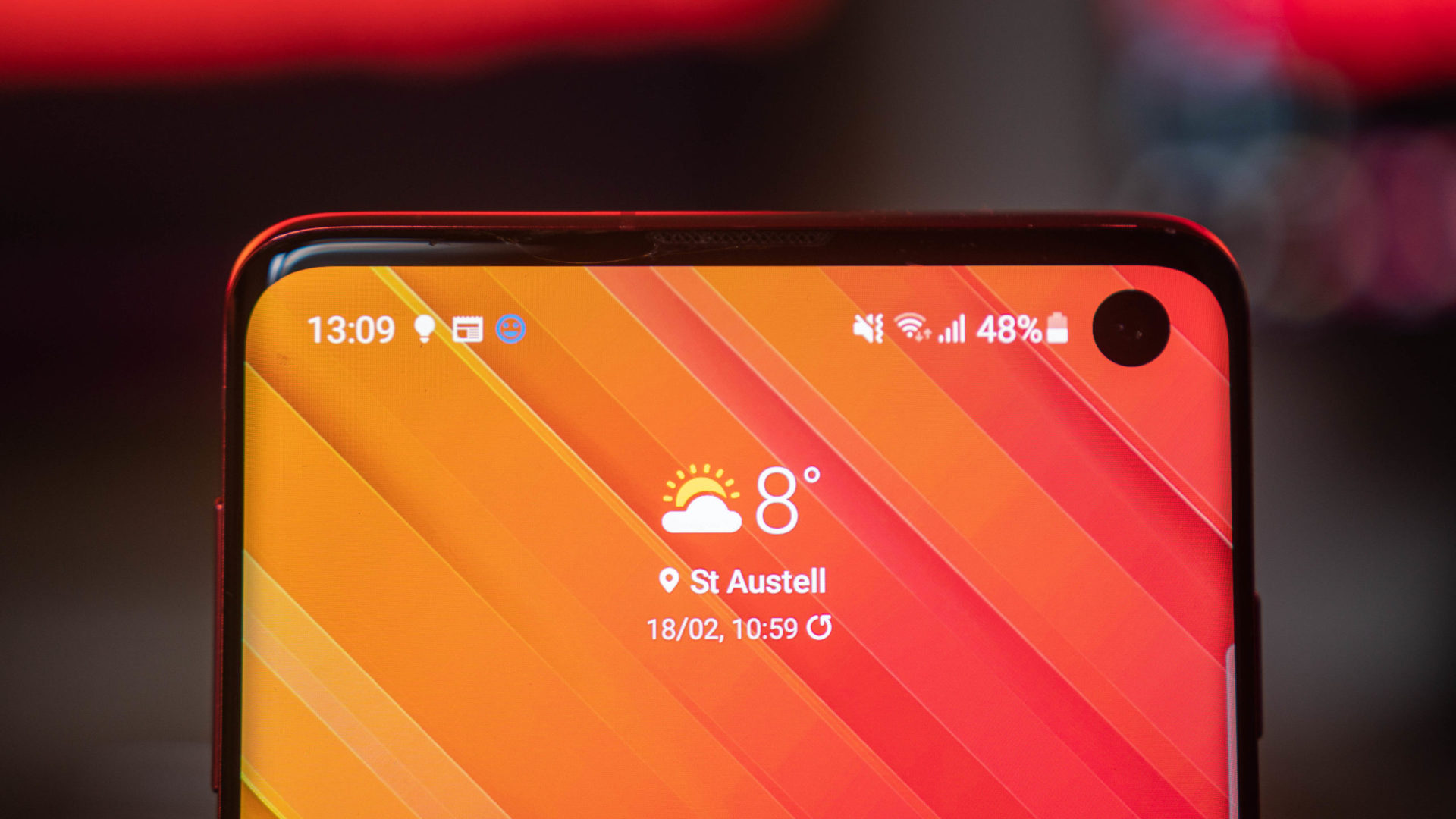 Samsung Galaxy S10 top of the display