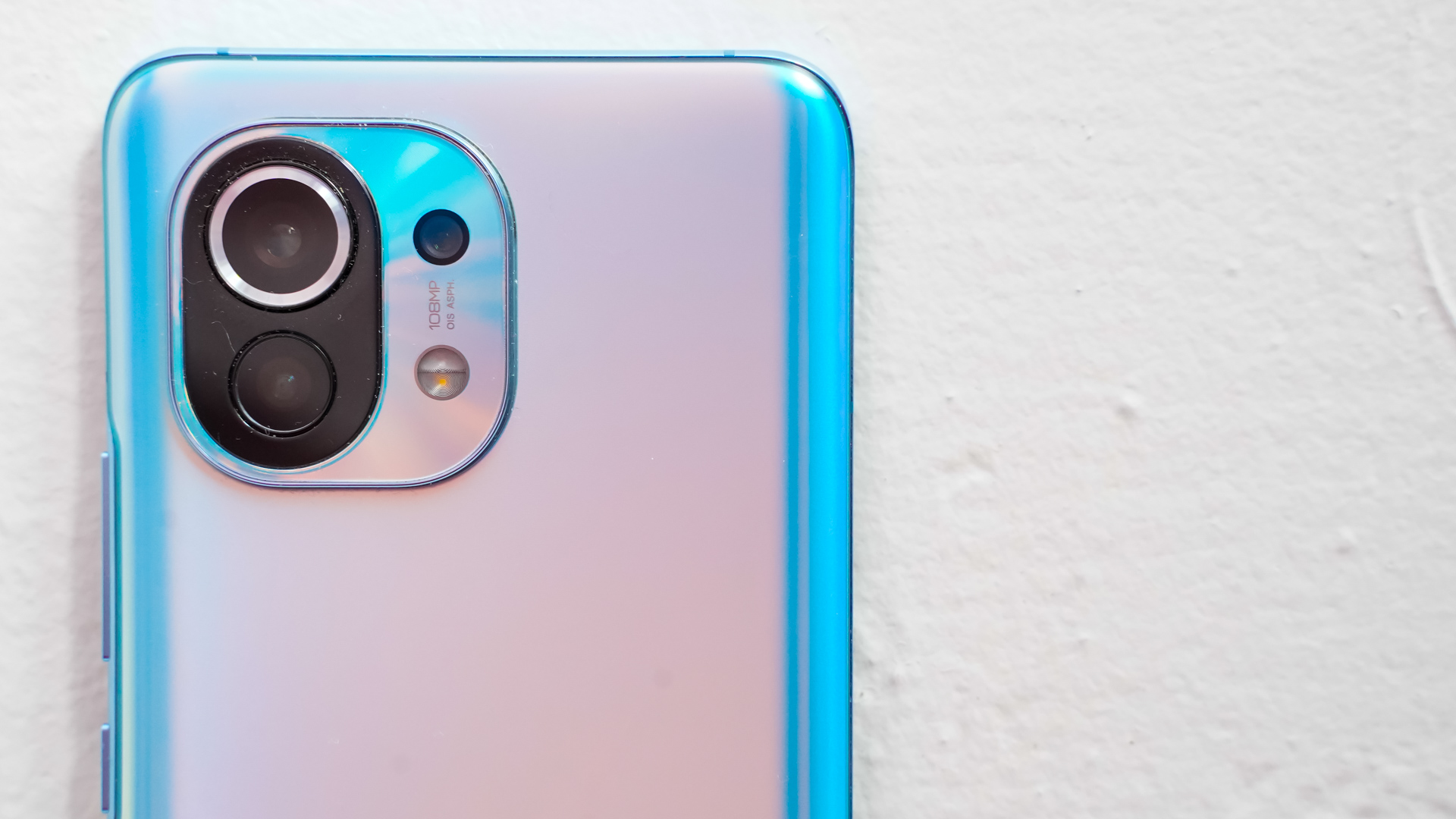 Xiaomi Mi 11 camera closeup