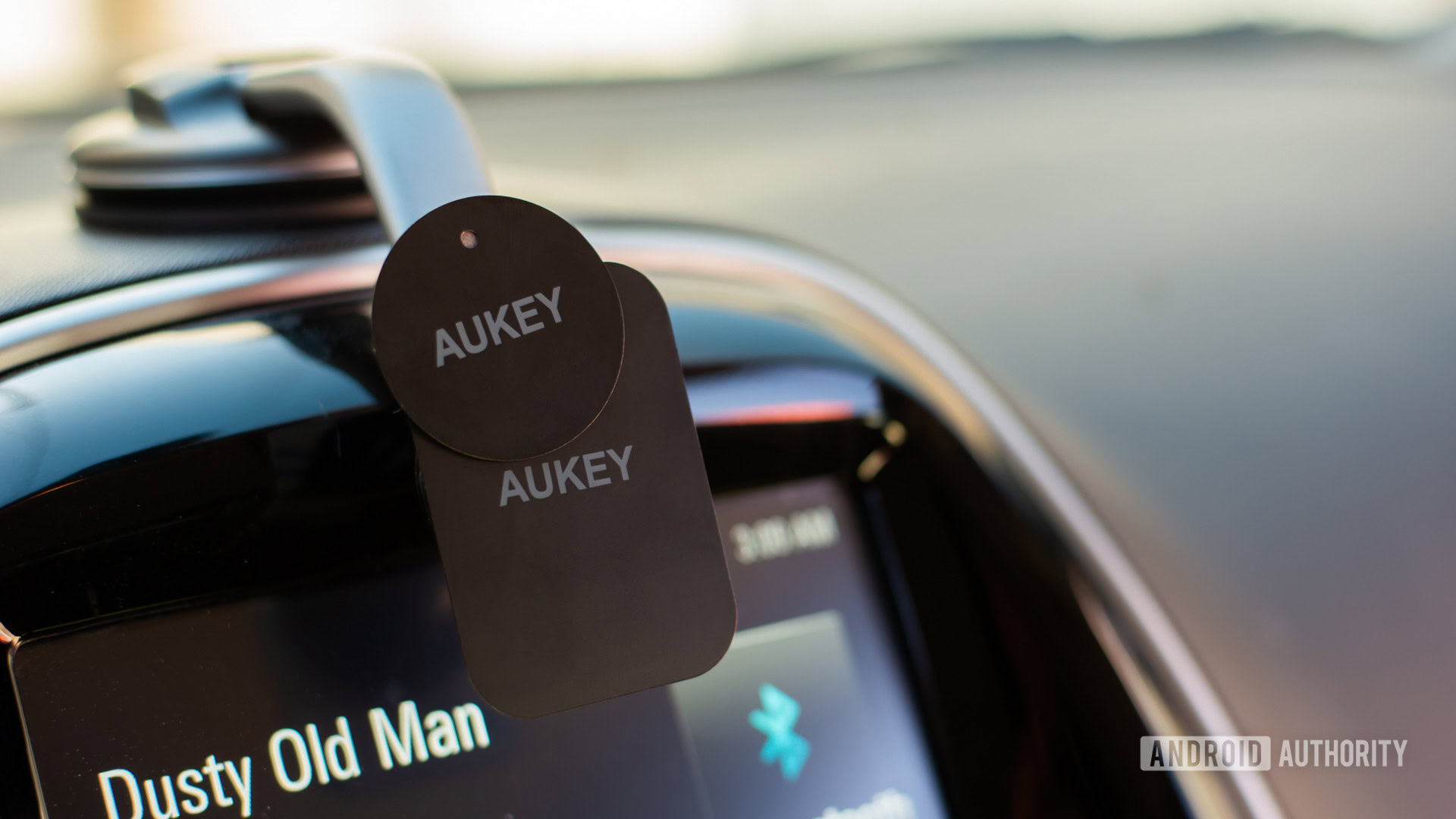 Aukey Car Magnetic Phone Mount review 3