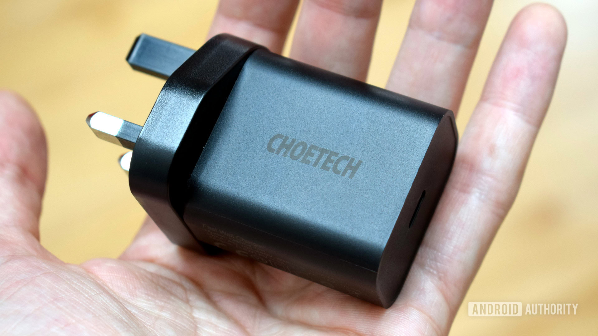 Choetech USB C charger 18W charger size
