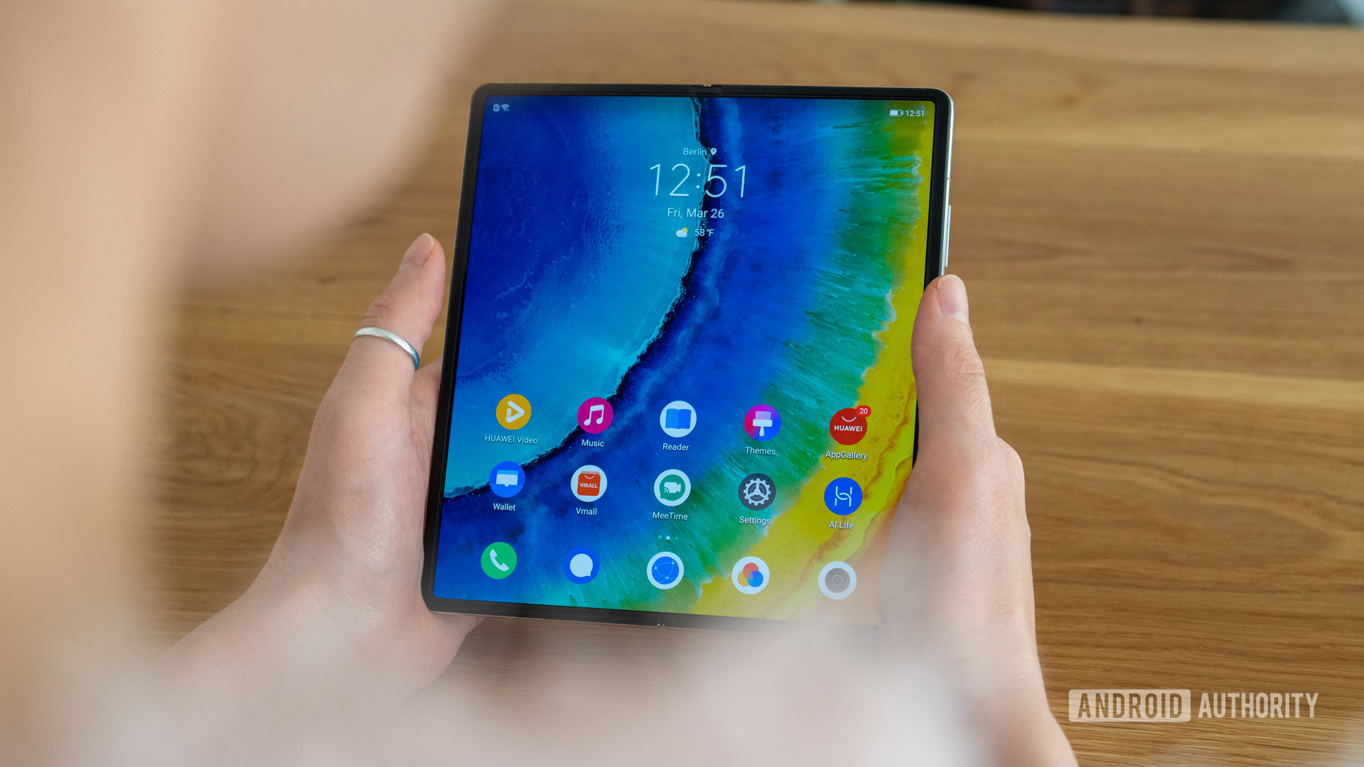 HUAWEI Mate X2 review home screen view over shoulder