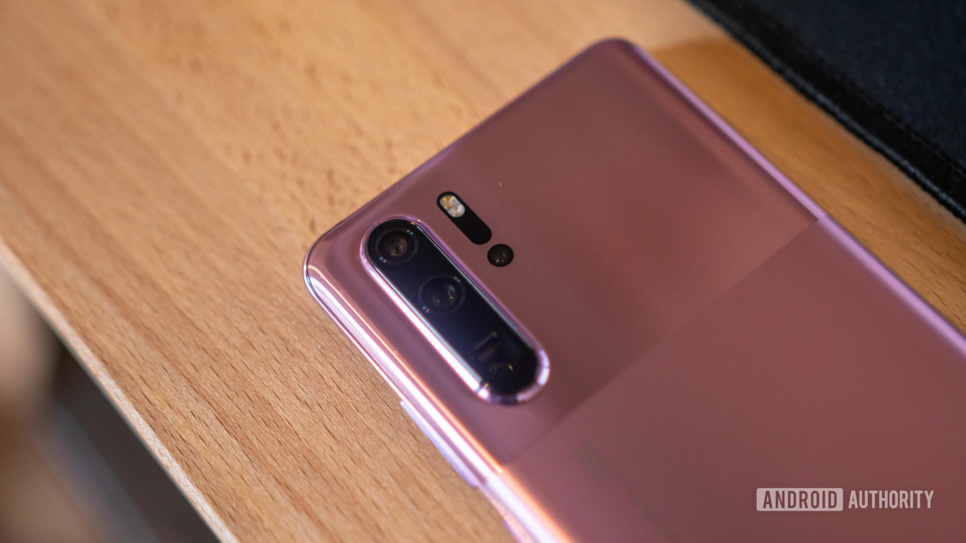 HUAWEI P30 Pro rear camera modue close up