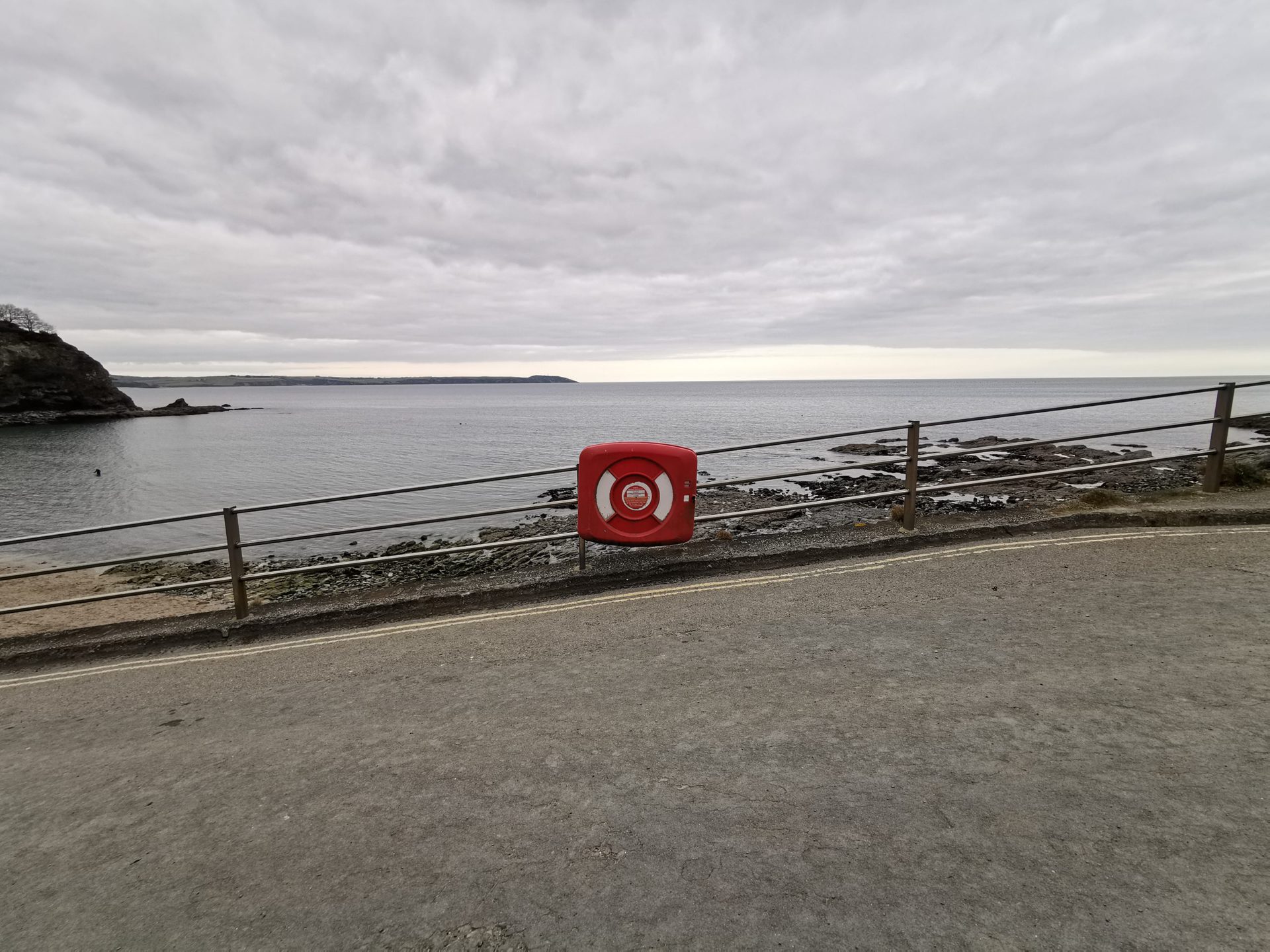 HUAWEI P30 Pro ultrawide photo sample of a red sign