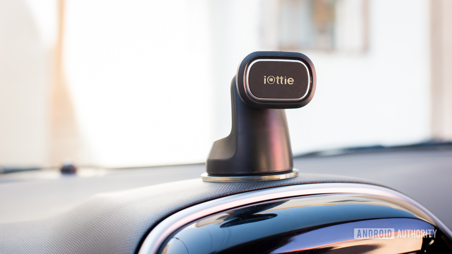 Iottie iTap Magnetic 2 car mount review 3