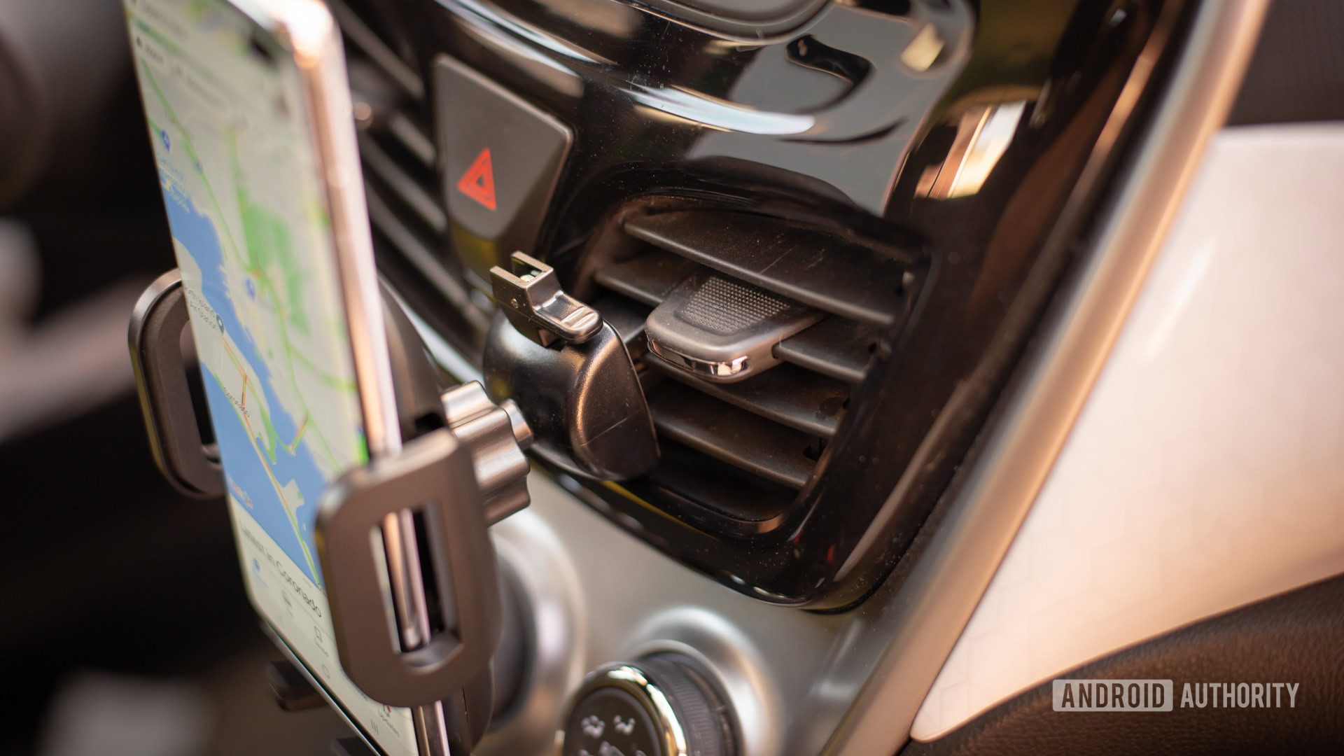 Mpow Air Vent Car Mount Pro review 7