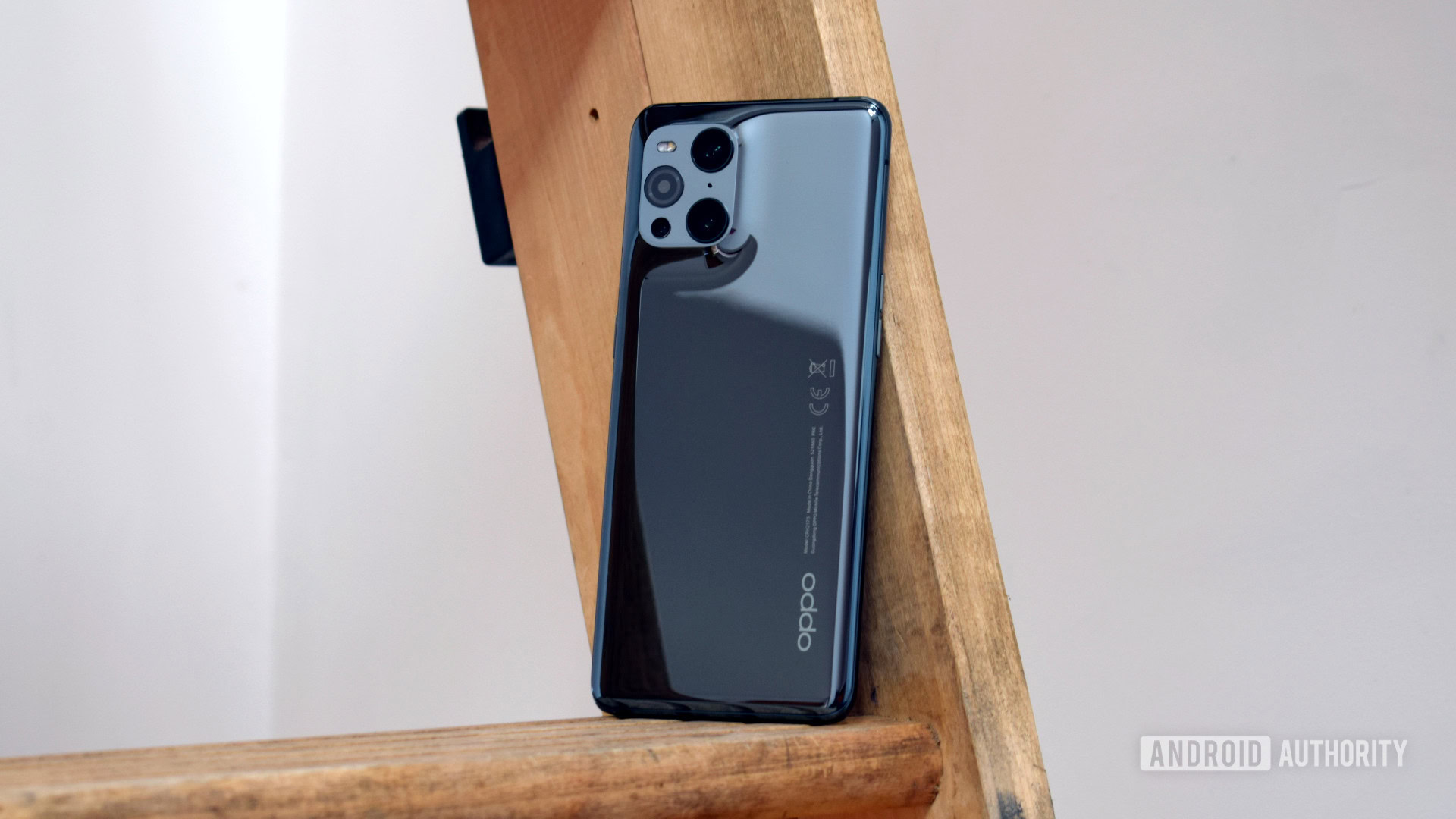 Oppo Find X3 Pro back view