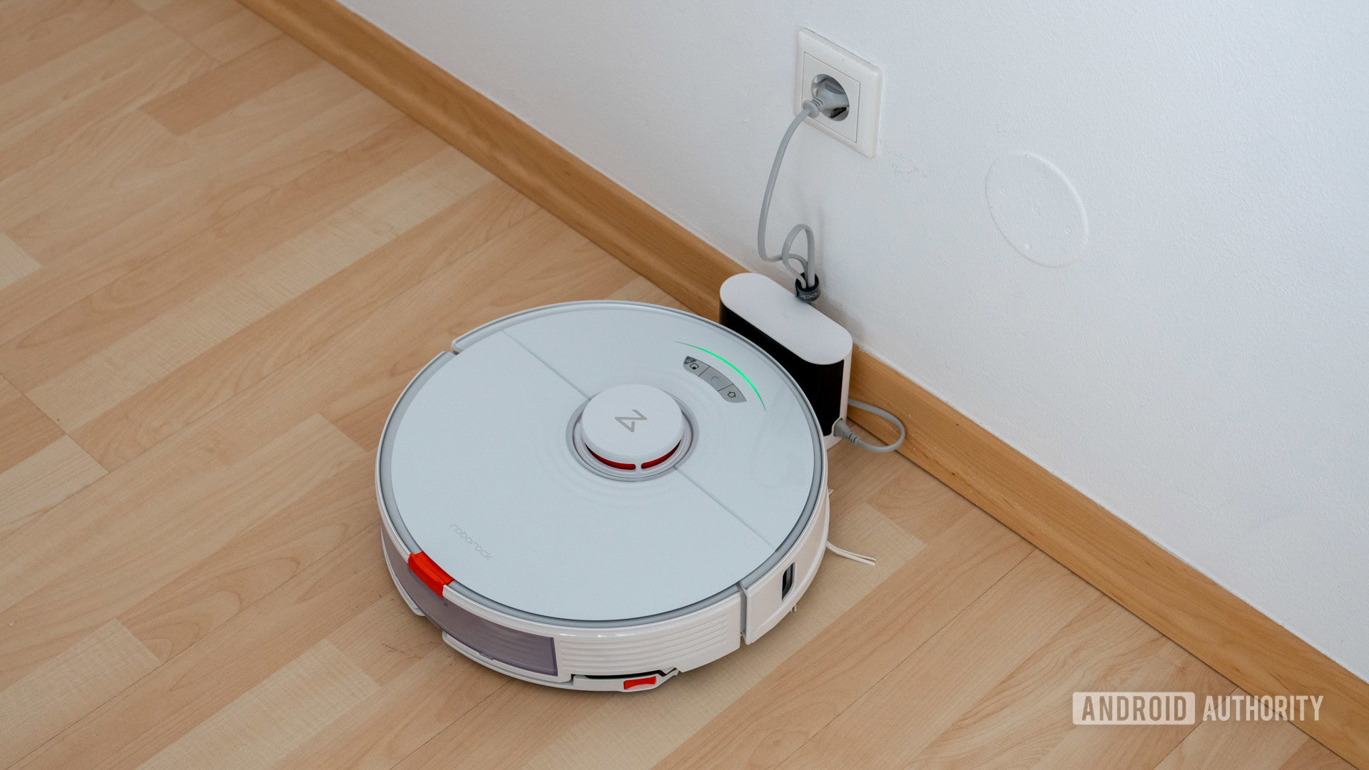 Roborock S7 robot vacuum mop docked full