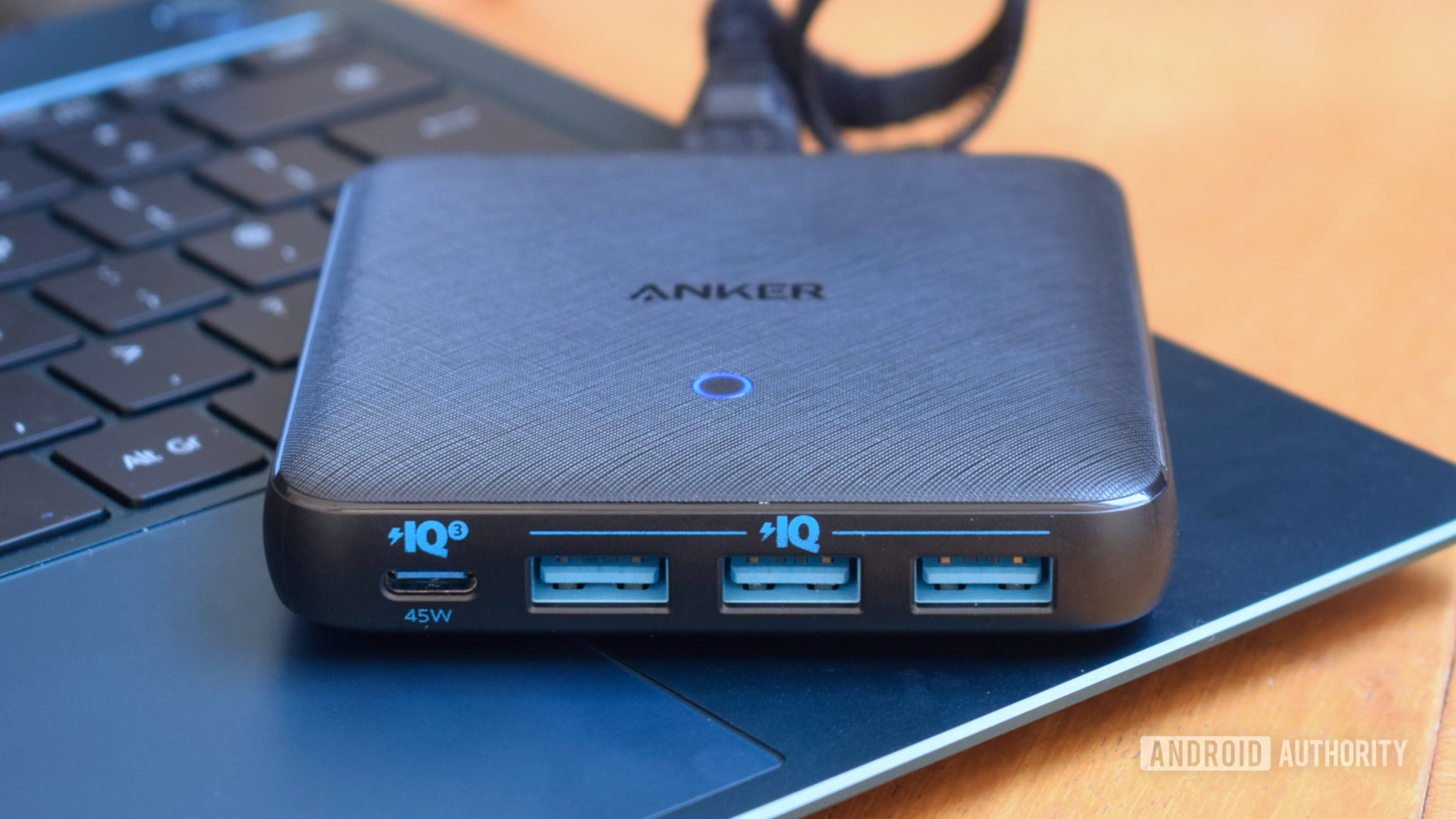 Anker PowerPort Atom III Slim USB ports