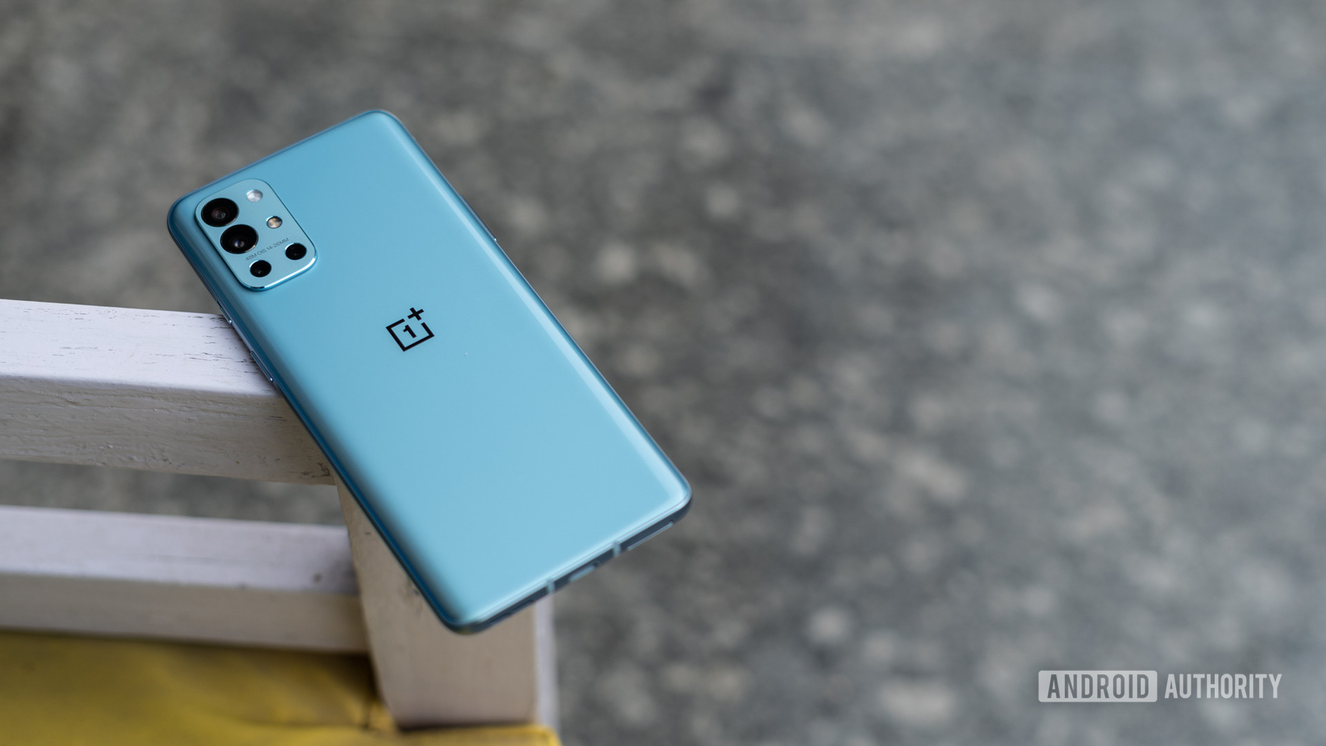 OnePlus 9R side profile showing back of phone