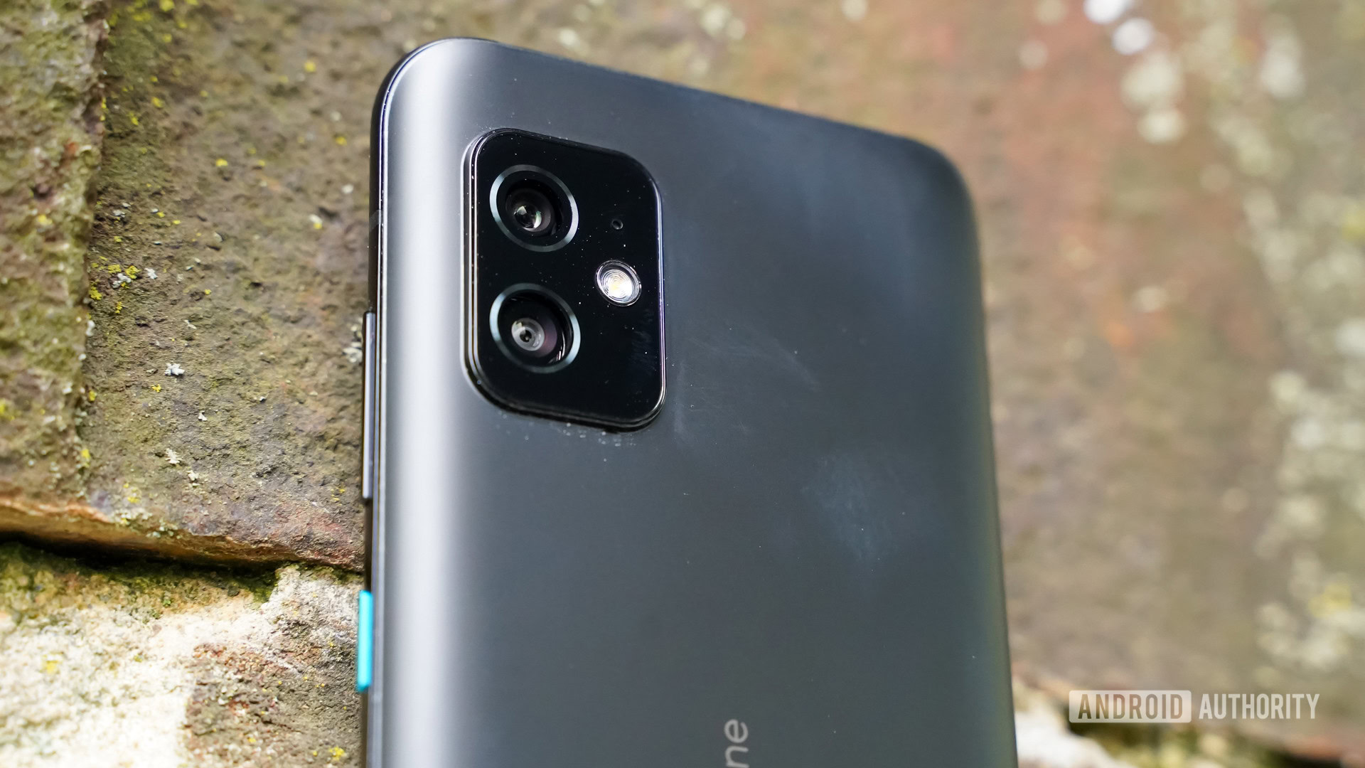 ASUS Zenfone 8 camera module