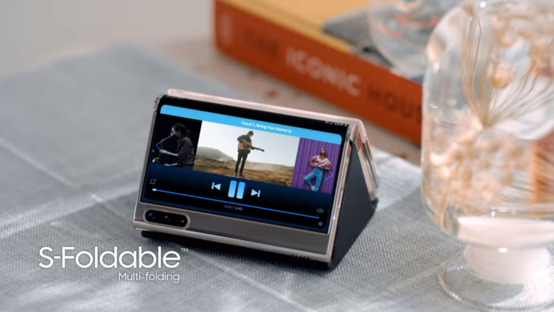 Samsung Z foldable video screenshot
