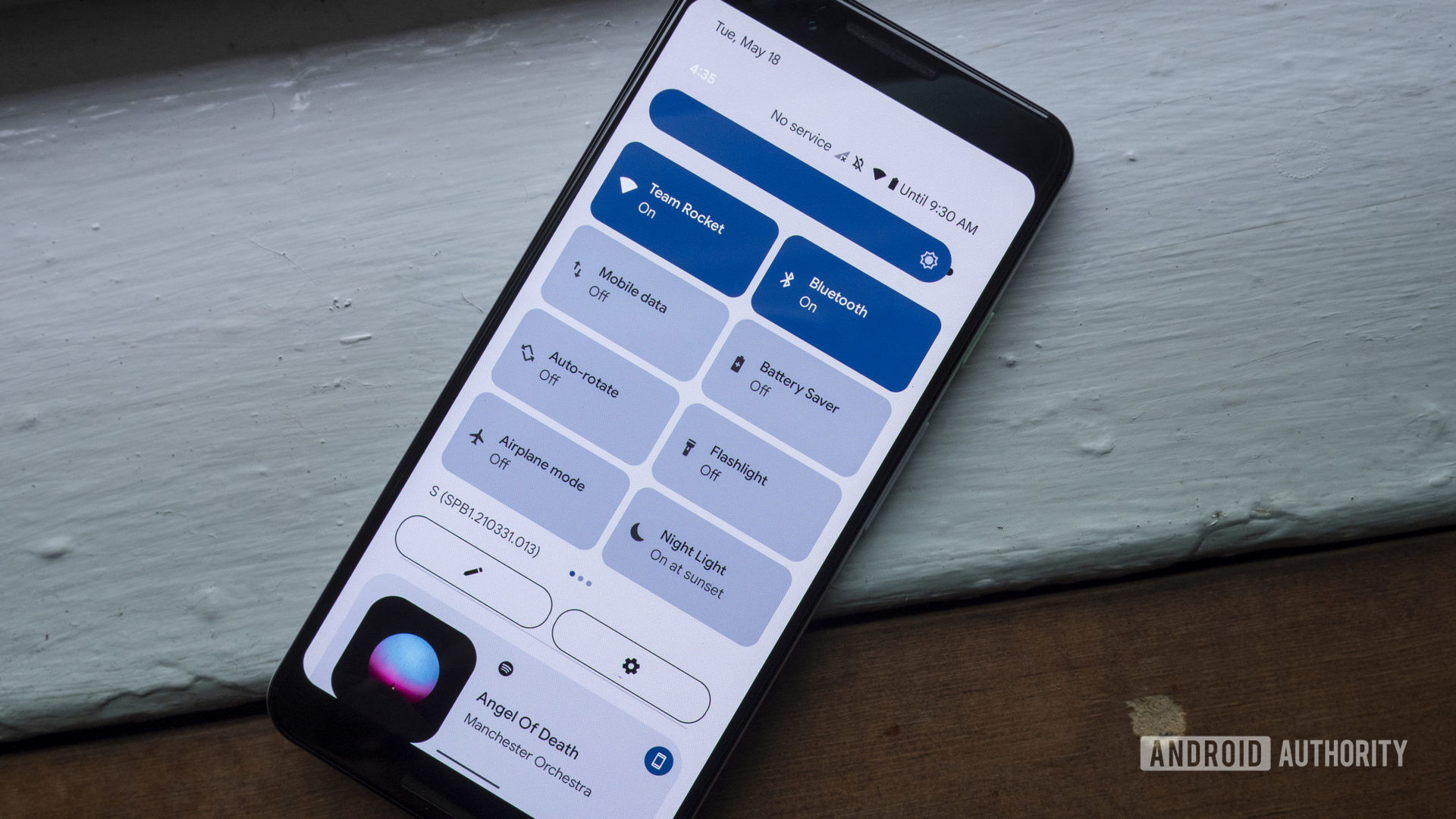android 12 beta 1 hands on quick settings one swipe down notification panel dark theme 2