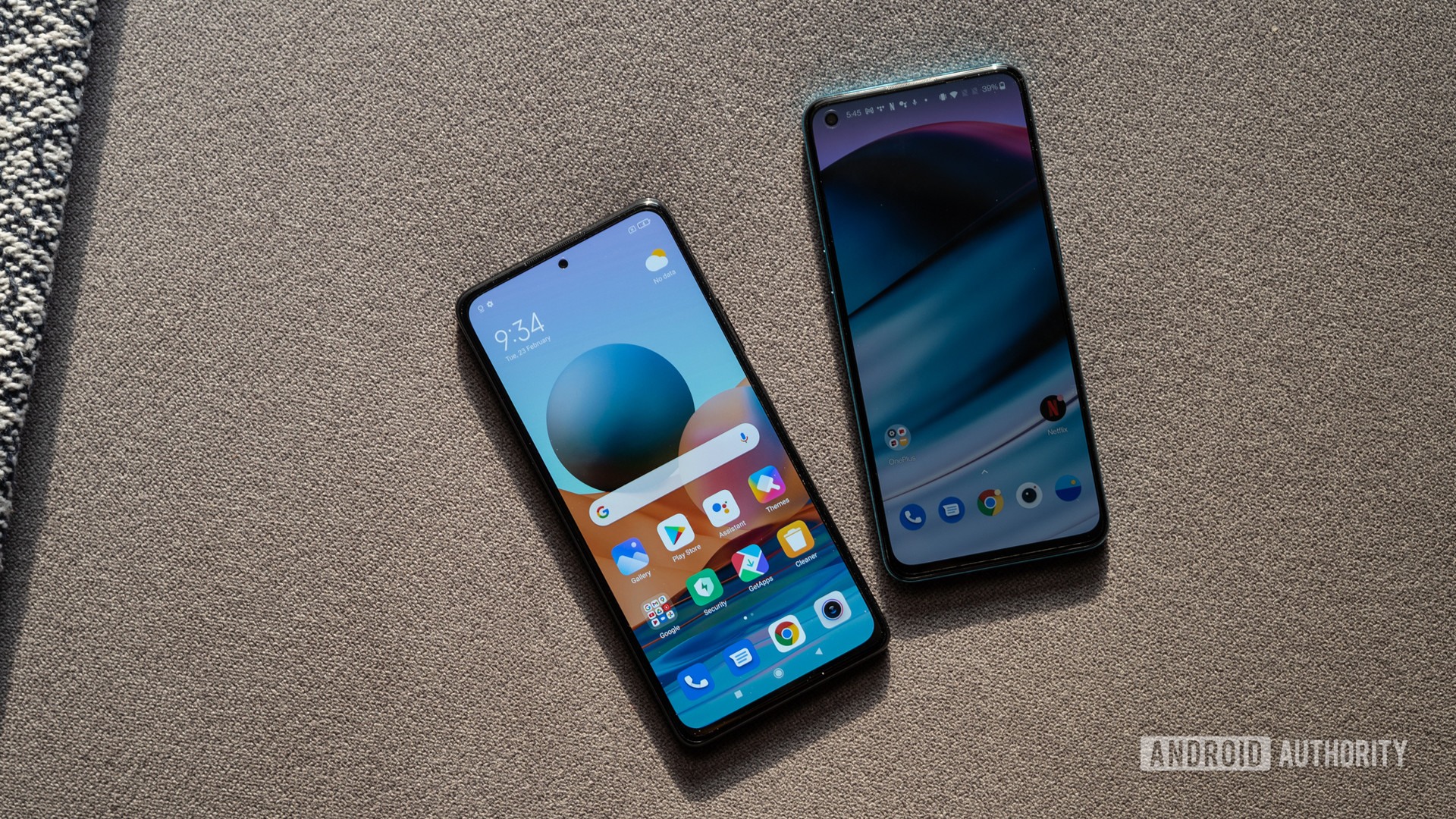 OnePlus Nord CE vs Redmi Note 10 Pro with display on