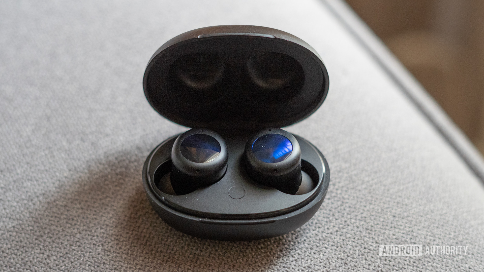 Realme Buds Q2 review earphones in case