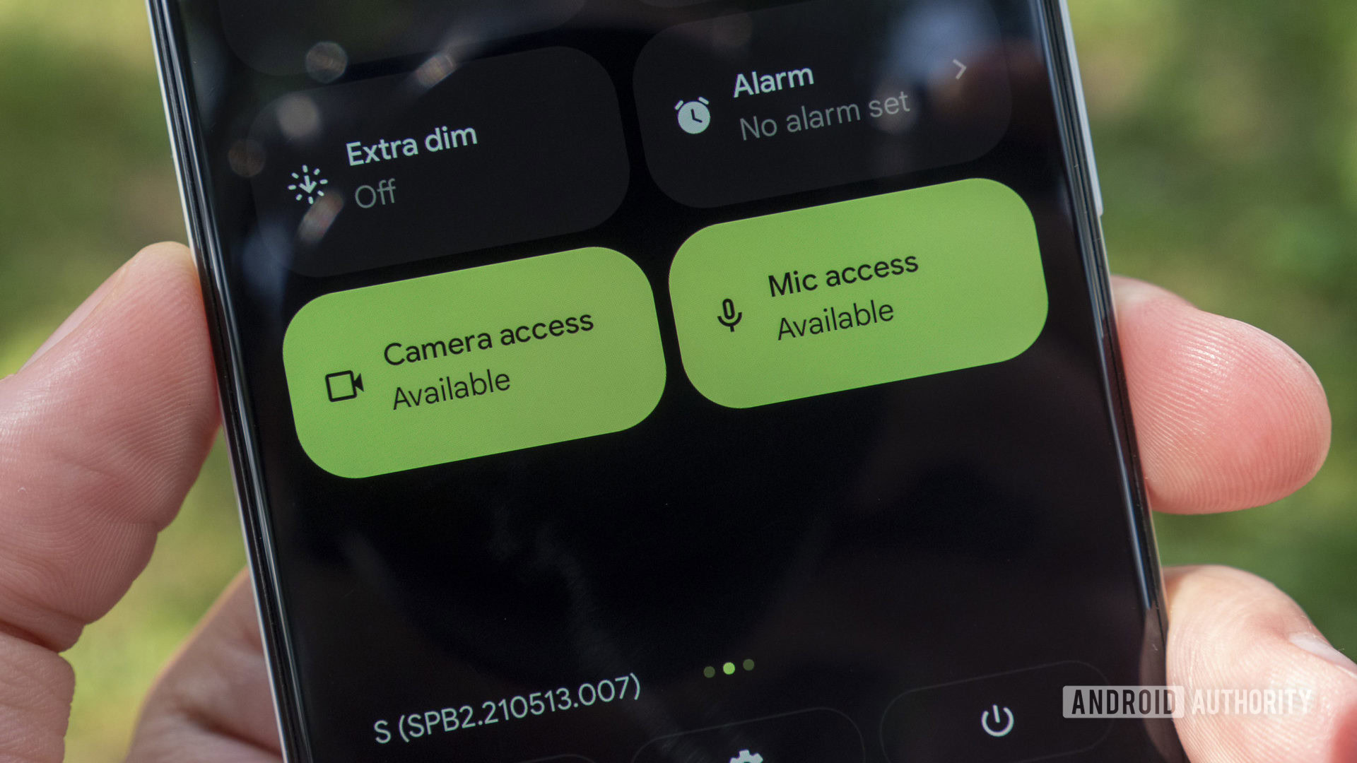 android 12 beta 2 privacy microphone camera access available quick settings