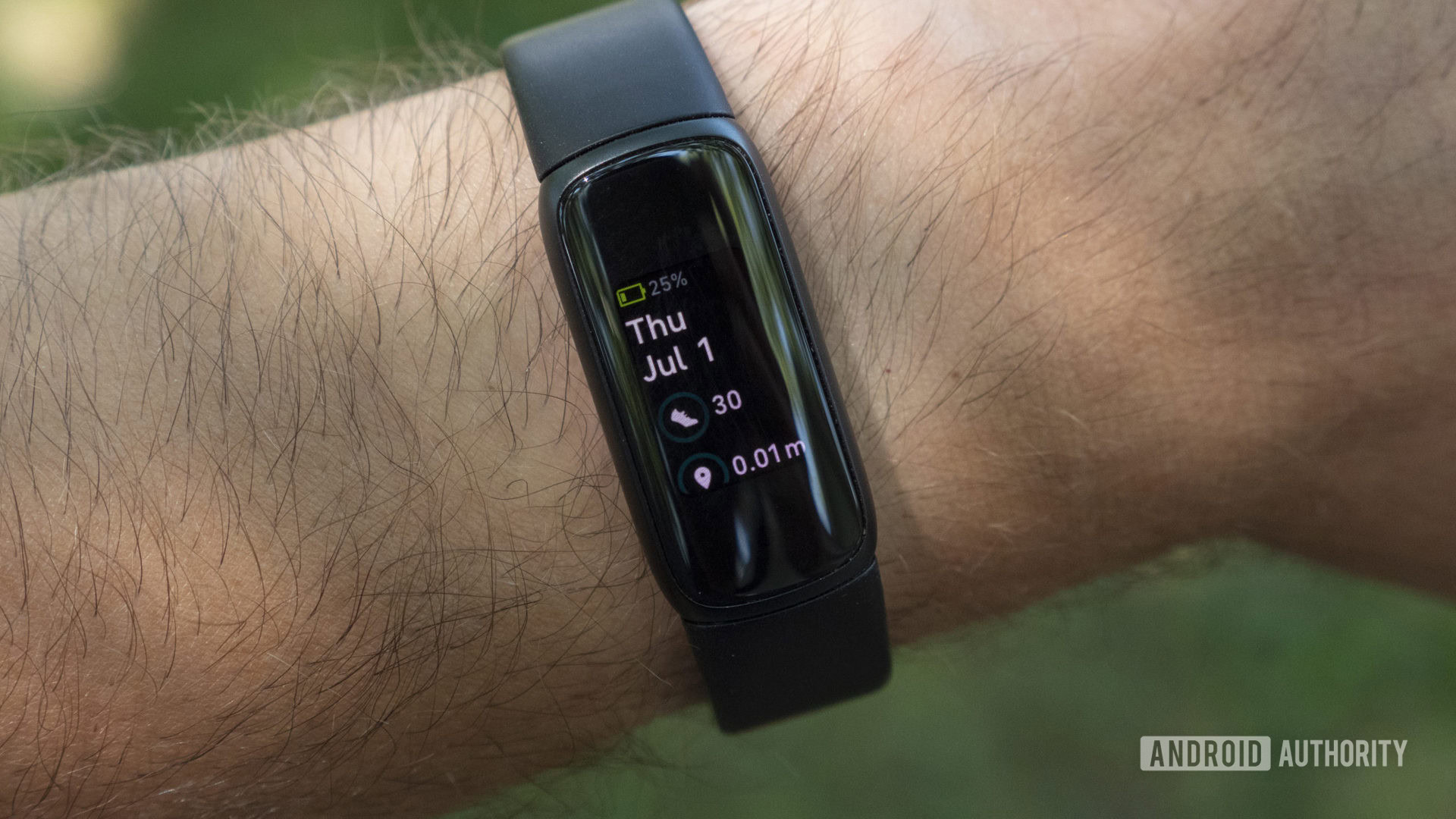 fitbit luxe review battery life daily stats scaled