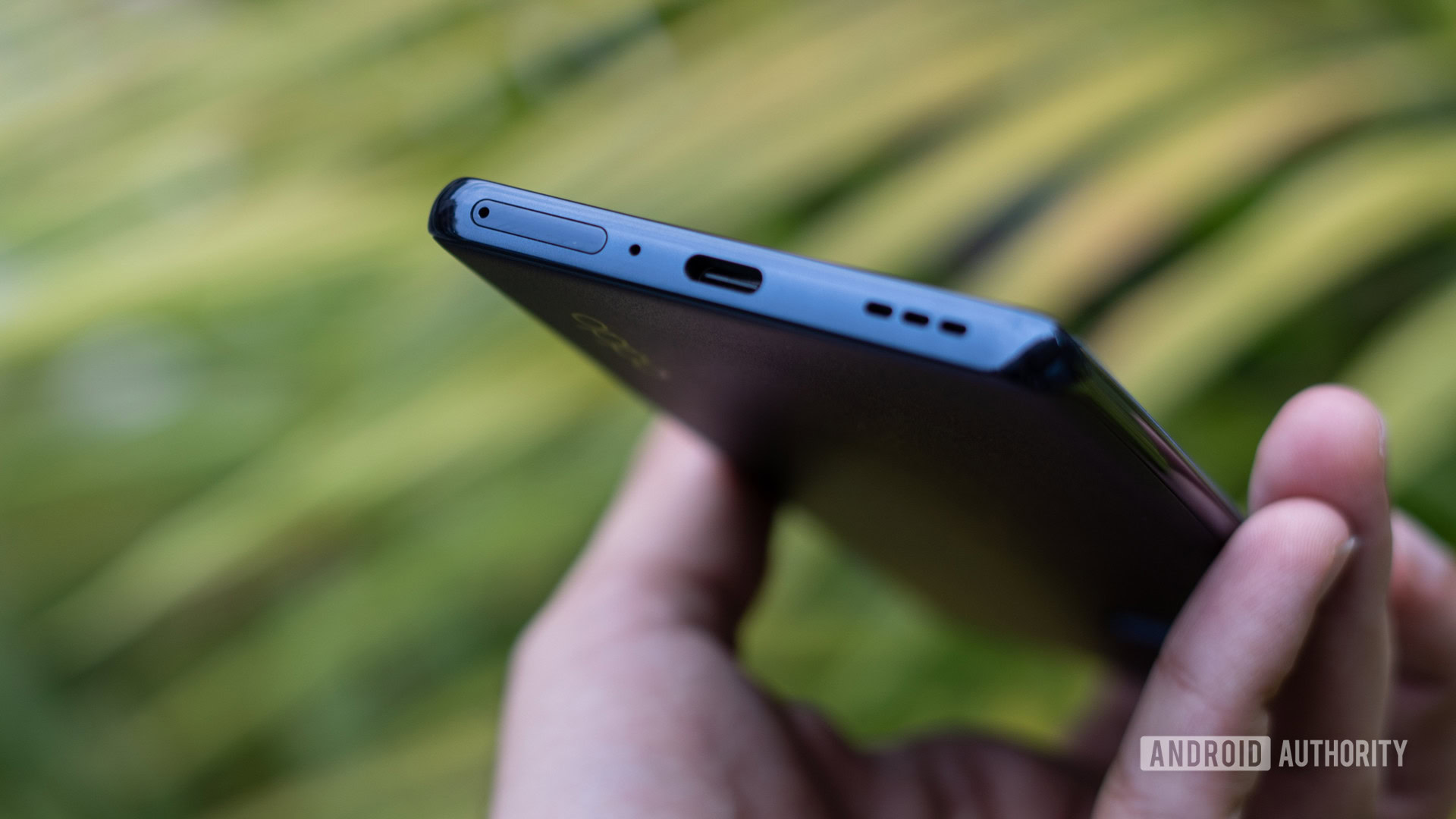 OPPO Reno 6 Pro showing USB port - Why your phone is charging slowly
