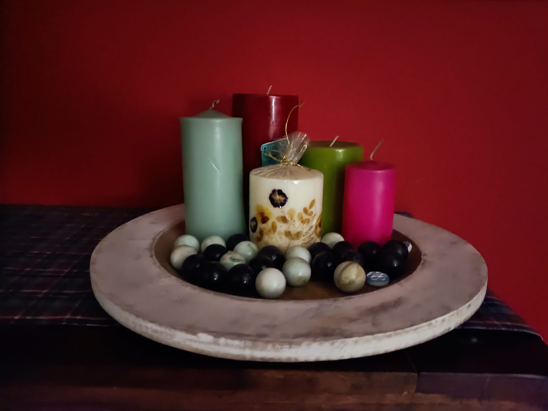 indoor low light shot of candles and marbles shot by poco f3 gt
