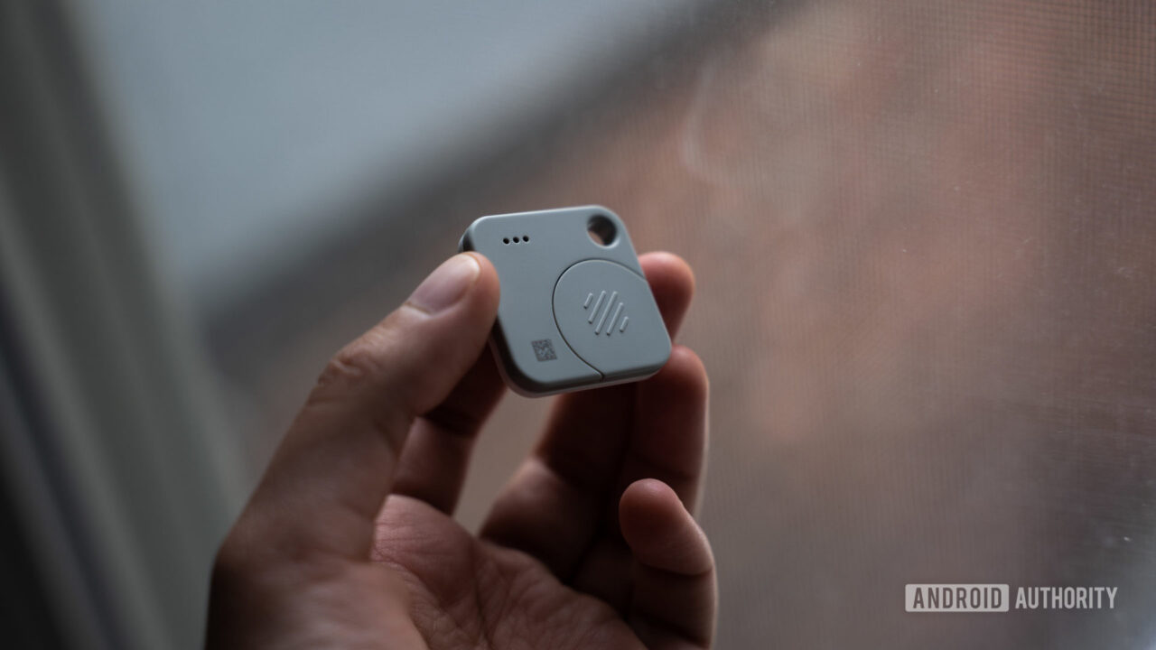 Android devices can now tell you if someone has planted an AirTag on you