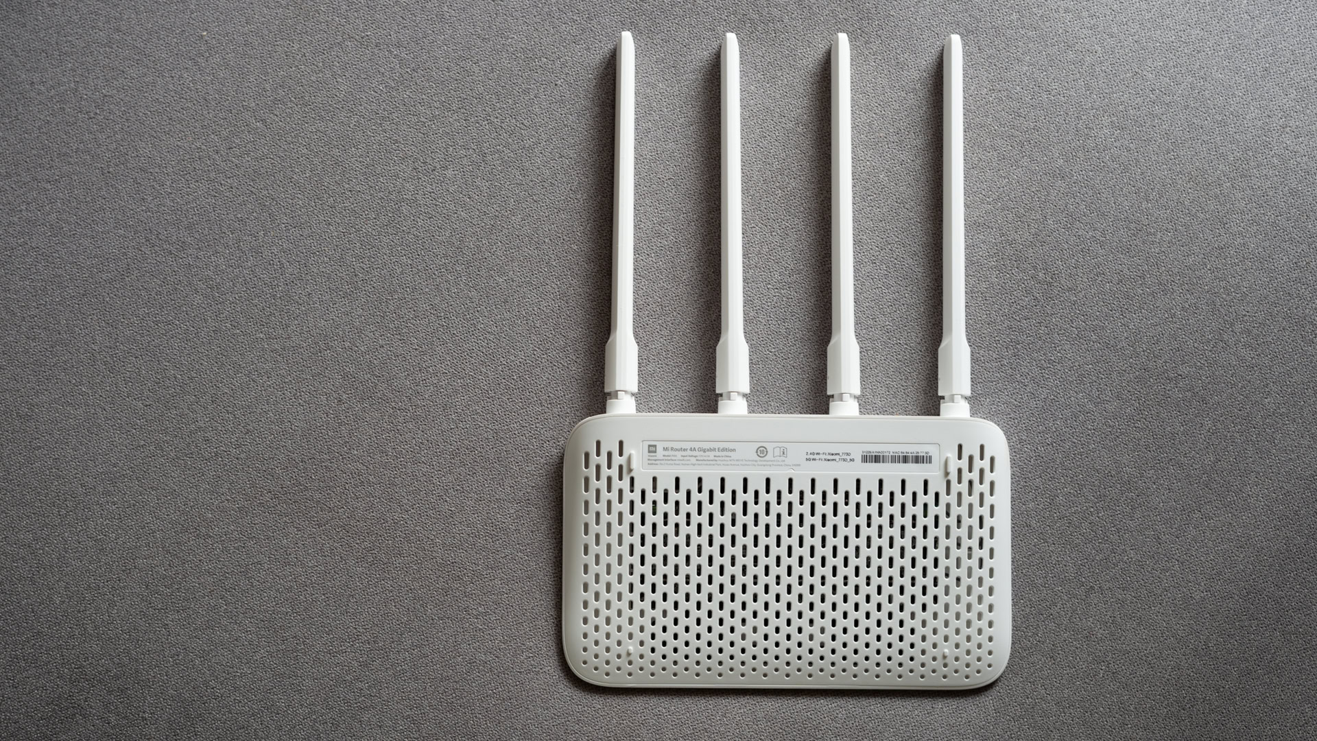 Mi Router 4A gigabit edition review back vents