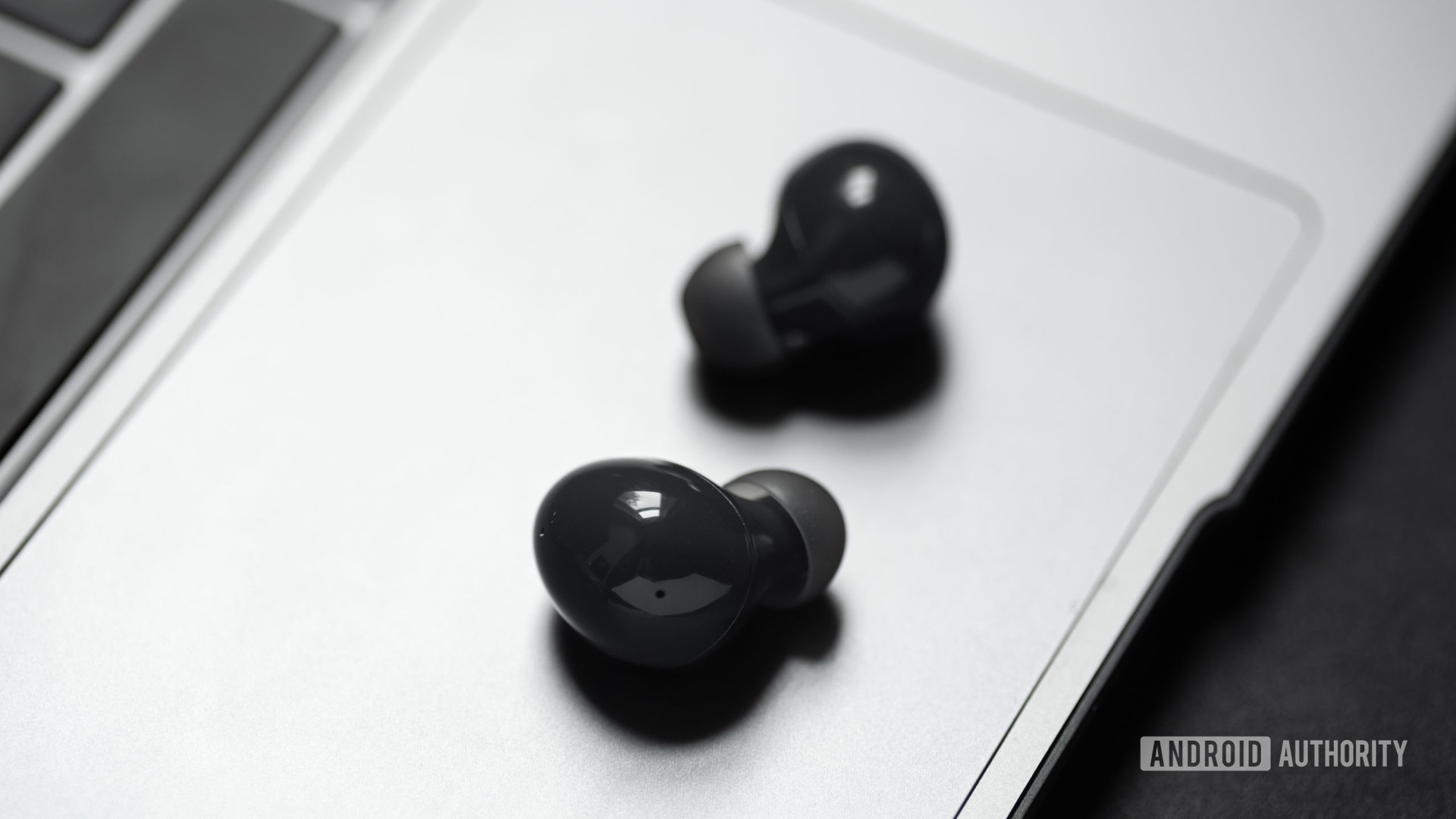 The Samsung Galaxy Buds 2 noise cancelling true wireless earphones in graphite.