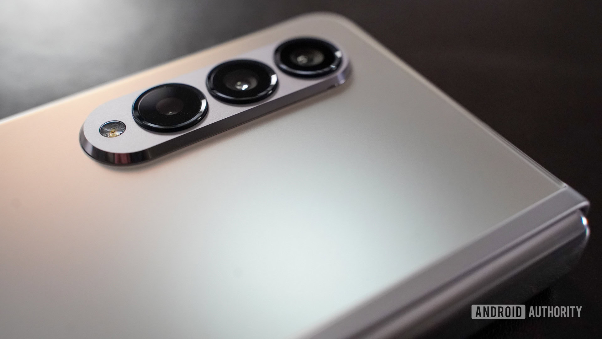 Samsung Galaxy Fold 3 camera closeup